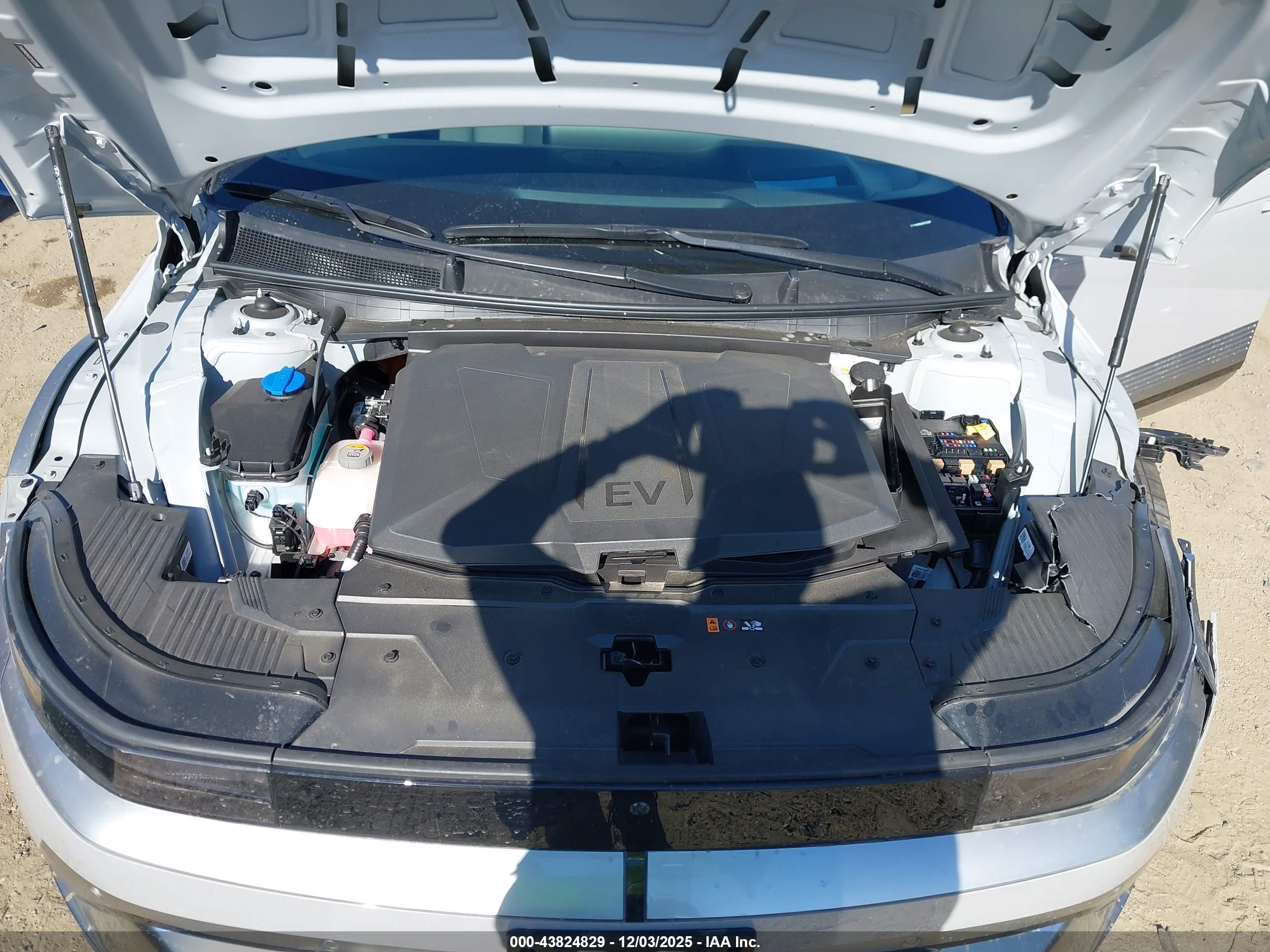 HYUNDAI IONIQ image 10