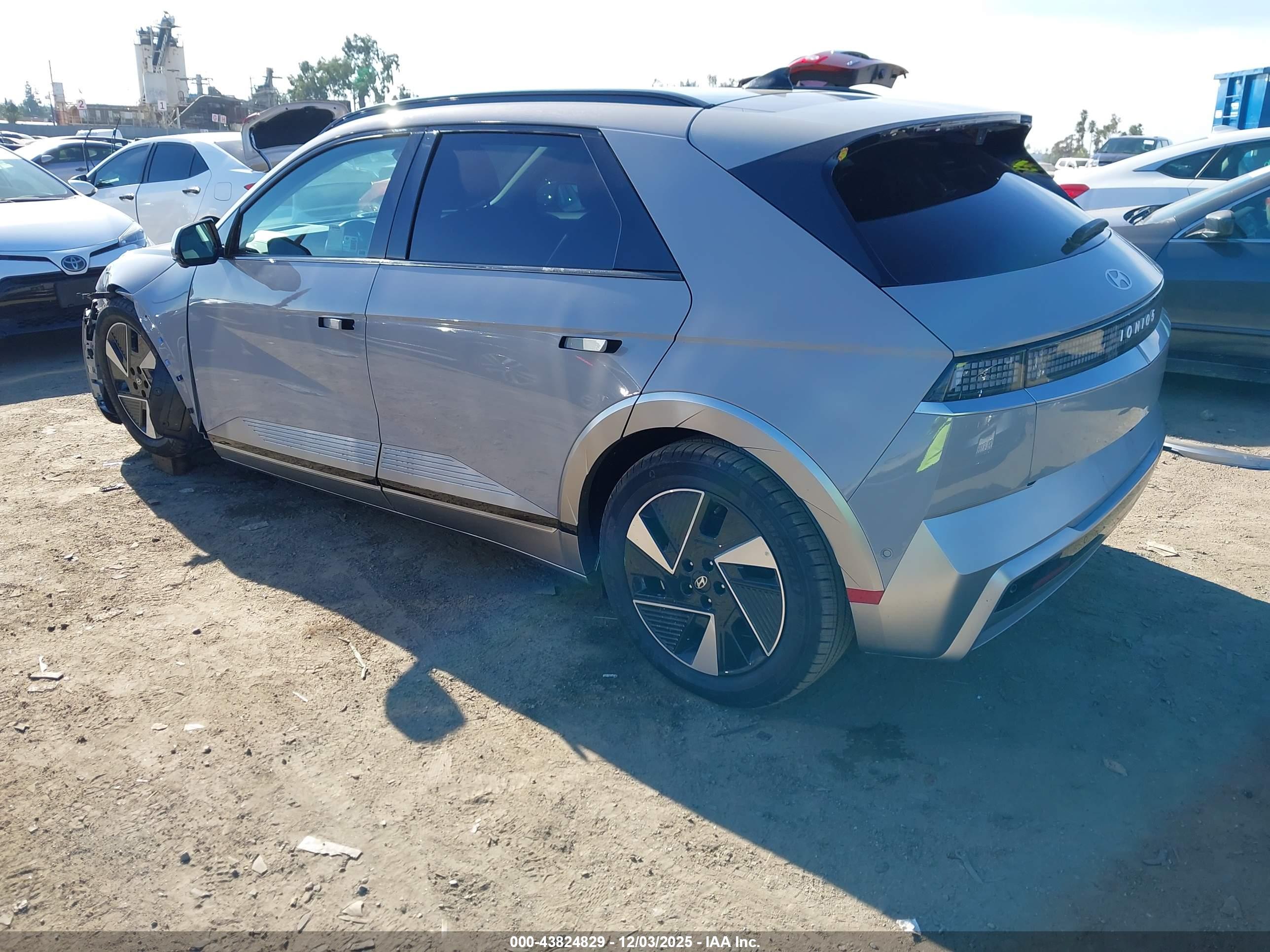 HYUNDAI IONIQ image 3
