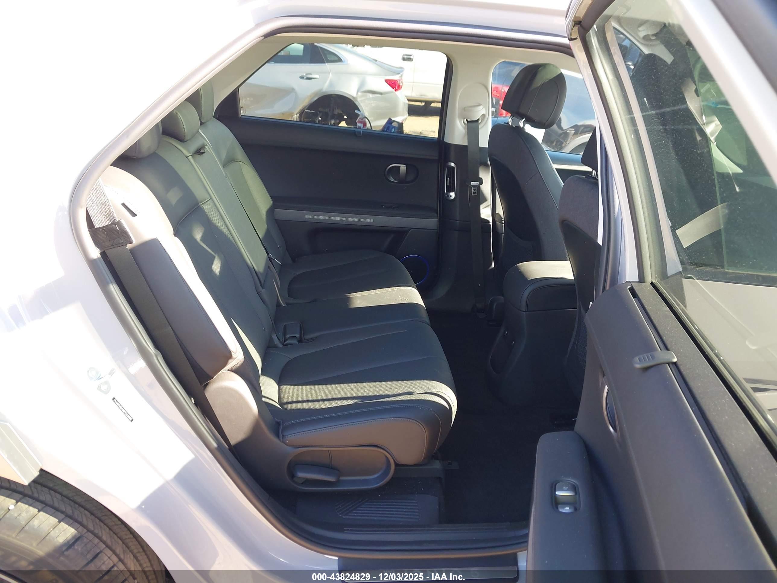 HYUNDAI IONIQ image 8