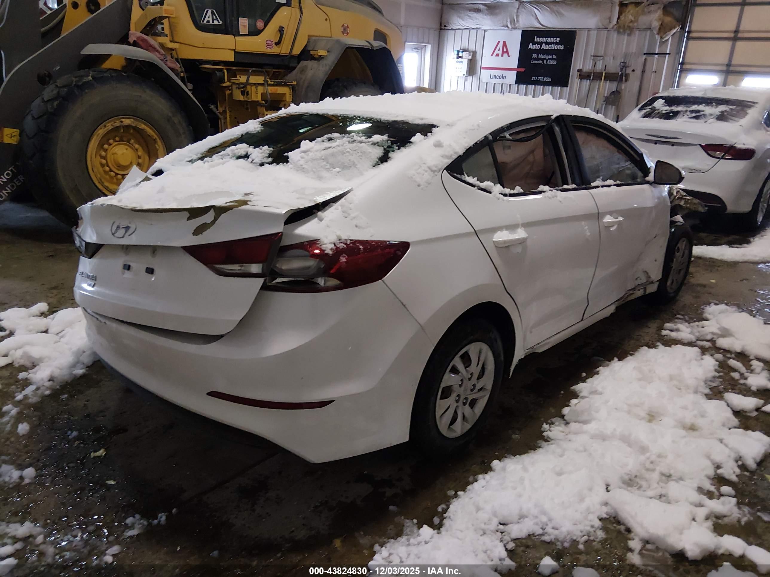 HYUNDAI ELANTRA image 4