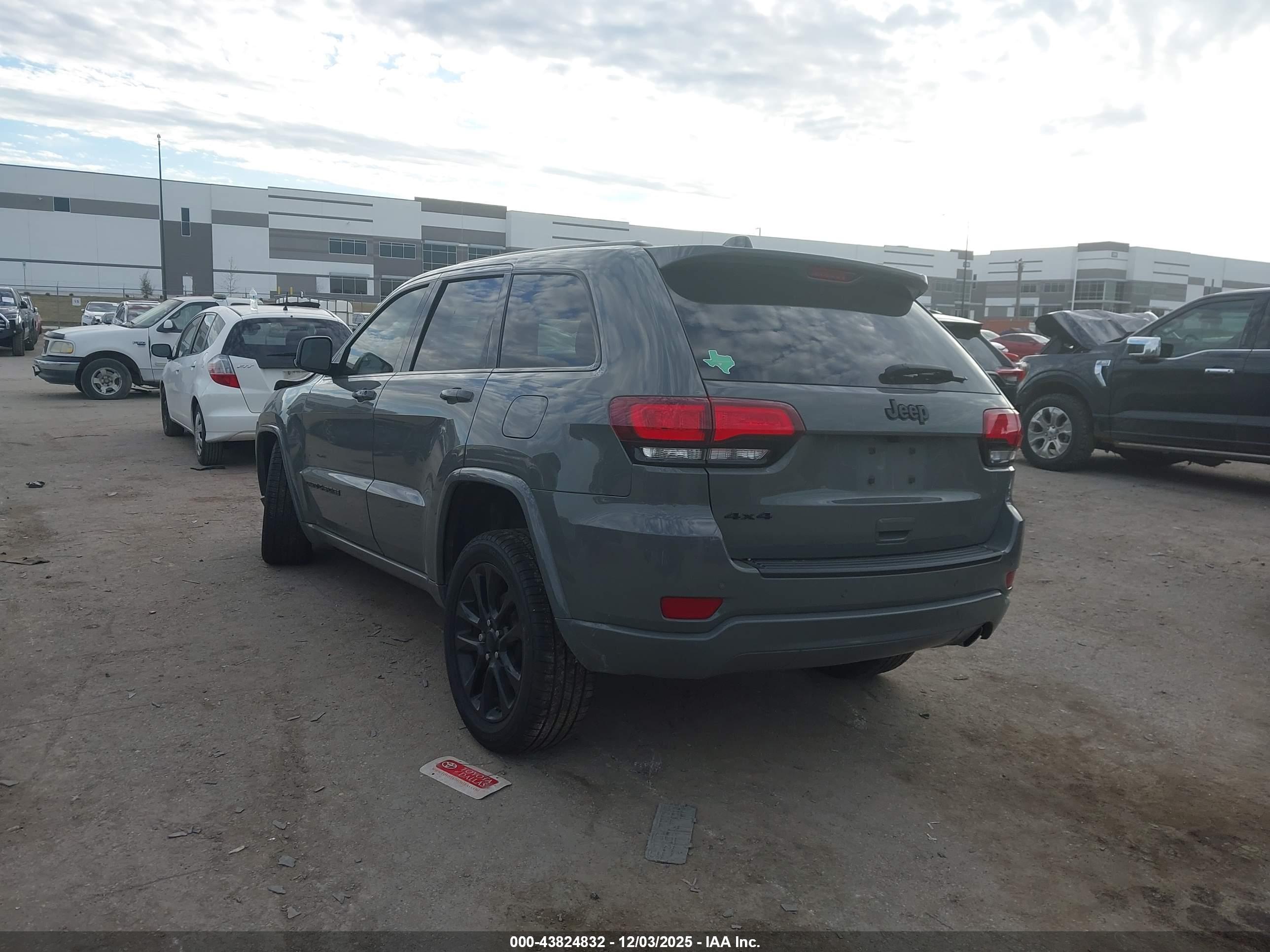 JEEP GRAND image 3