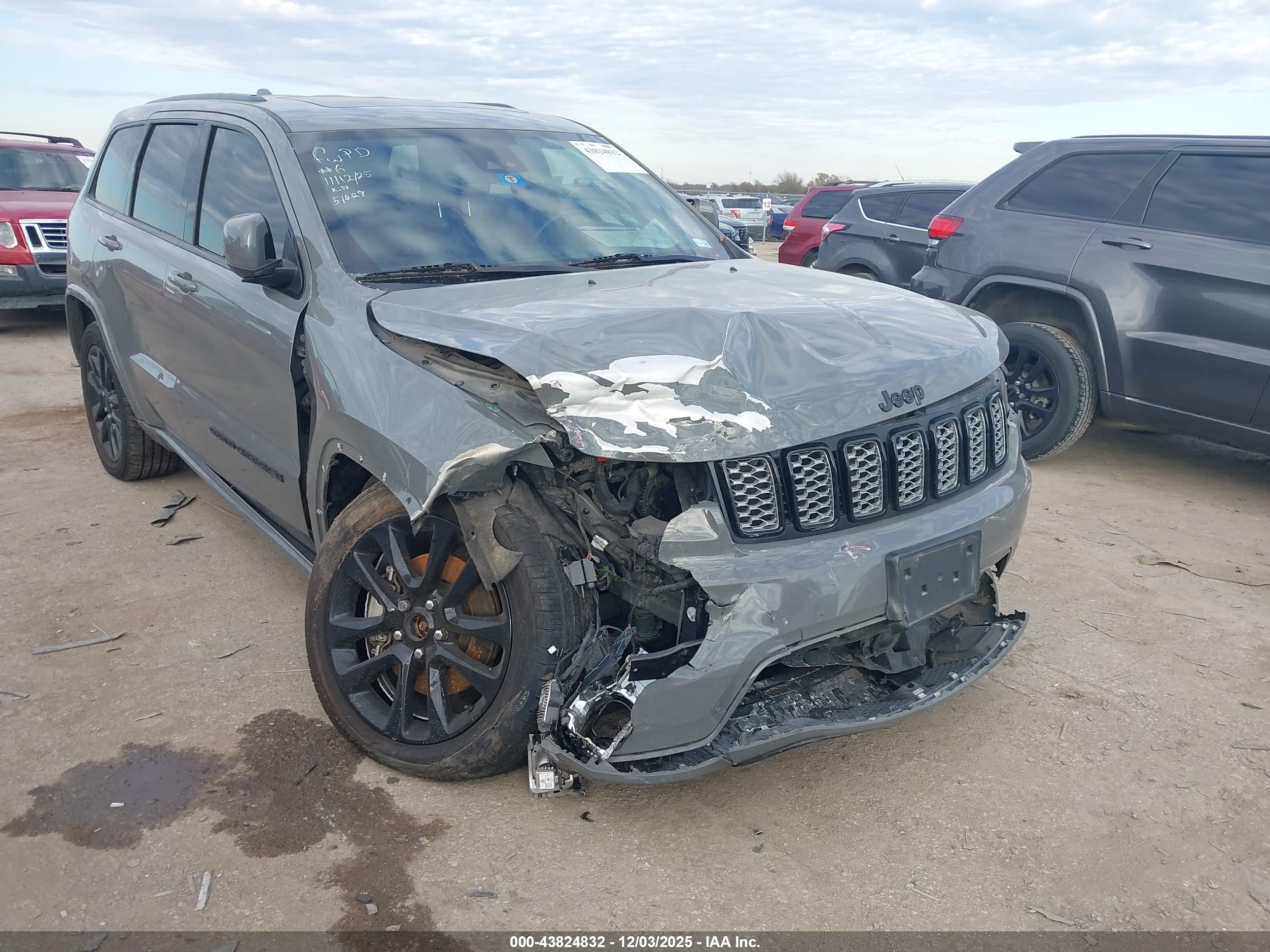 JEEP GRAND image 6