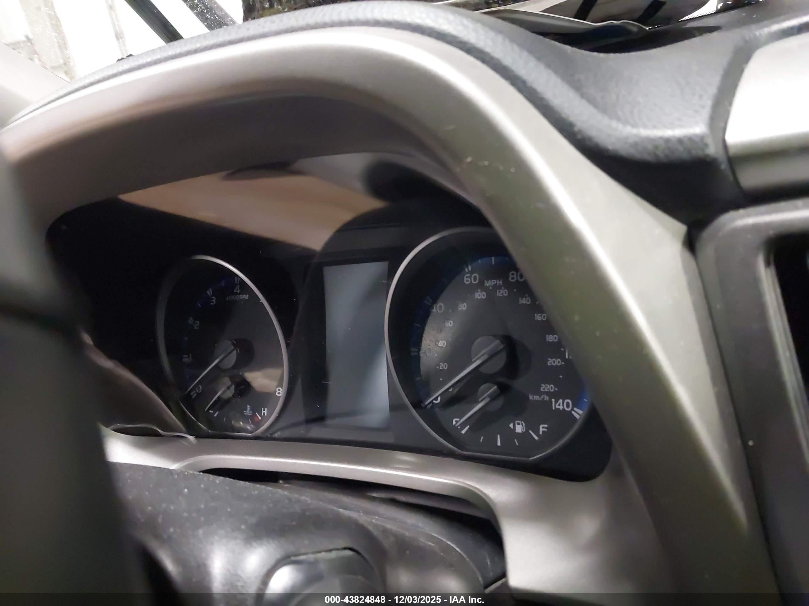 TOYOTA RAV4 image 7