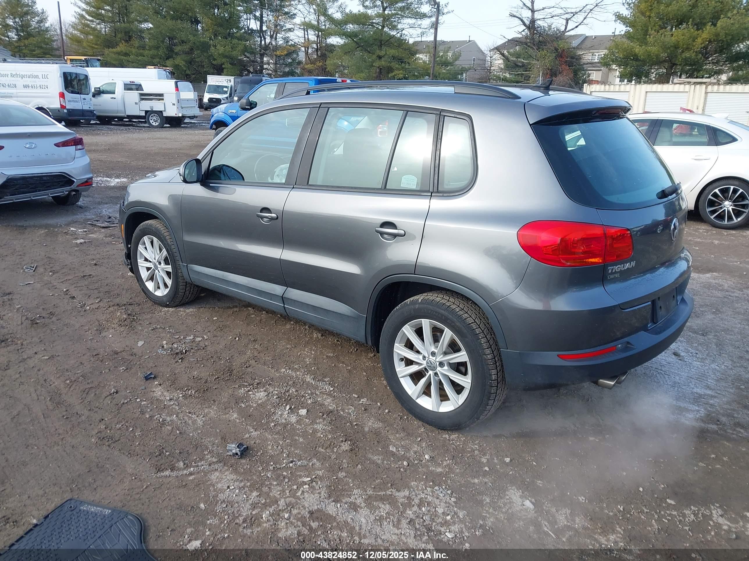 VOLKSWAGEN TIGUAN image 3