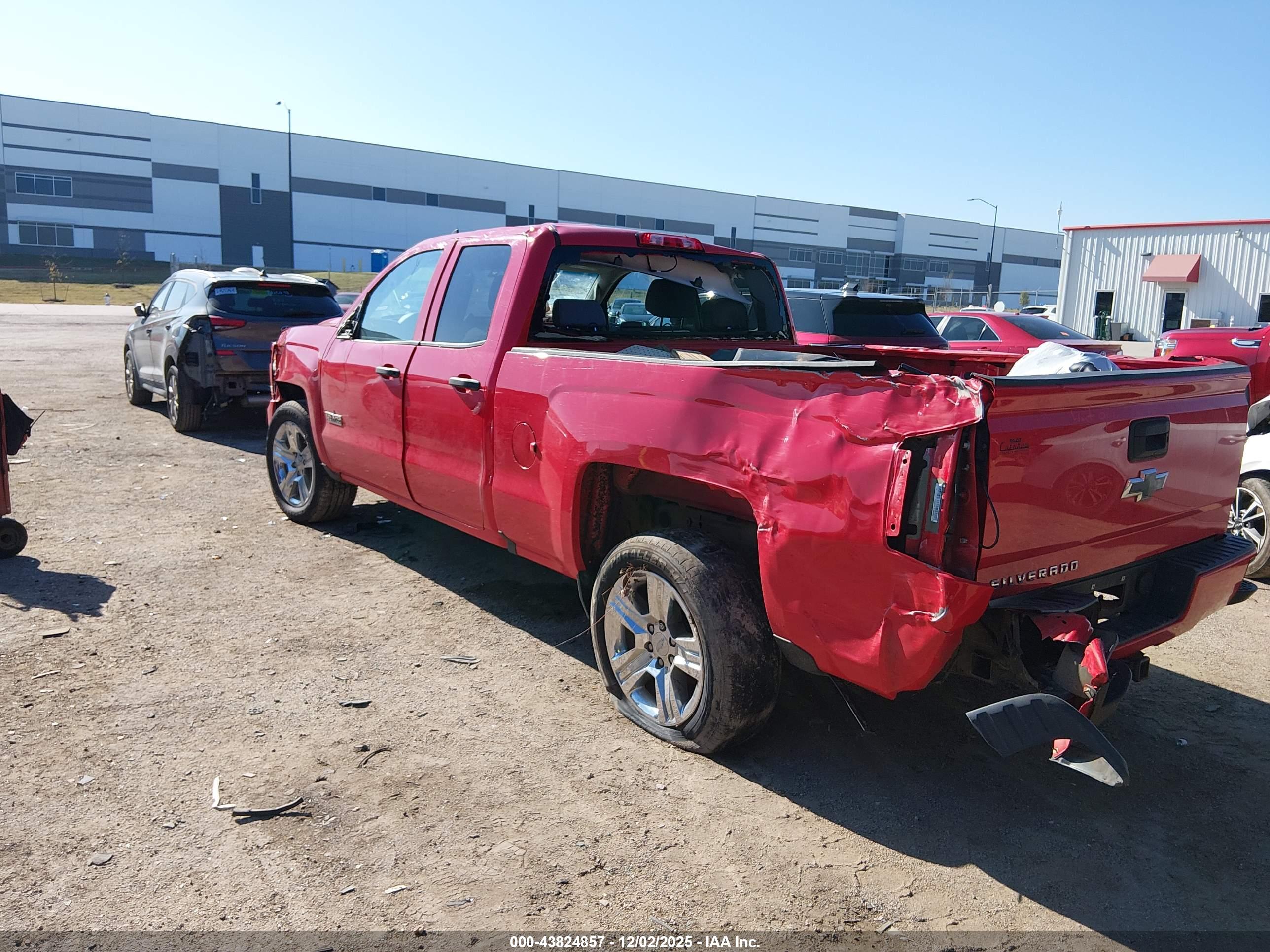 CHEVROLET SILVERADO image 3