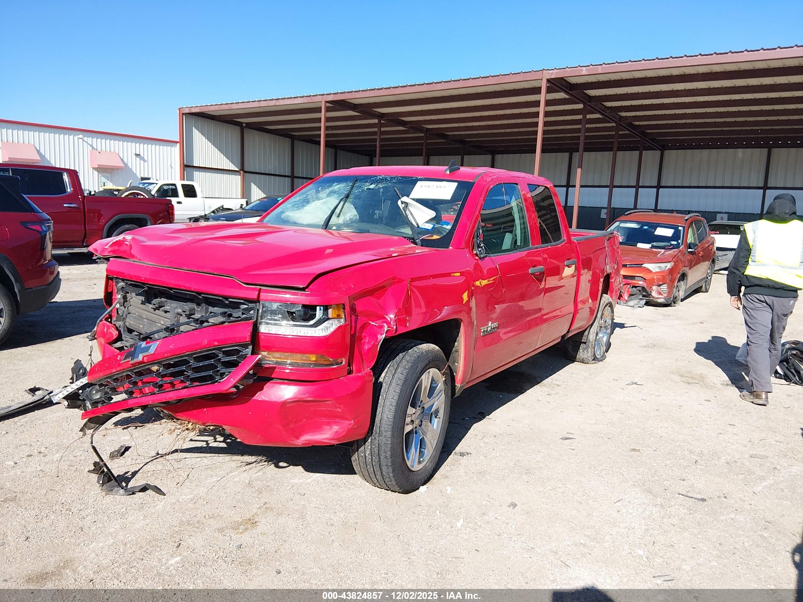 CHEVROLET SILVERADO image 6