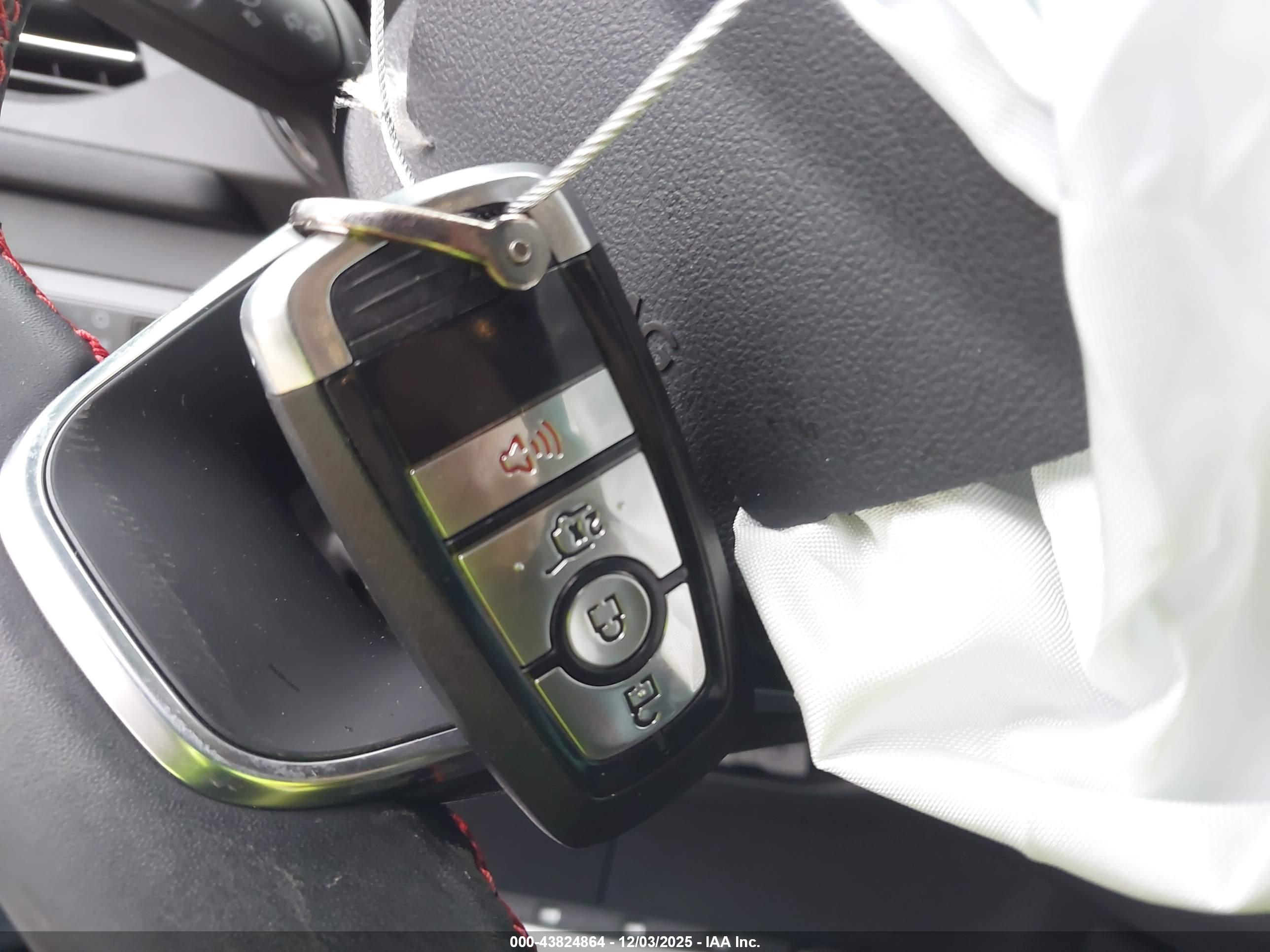 FORD ESCAPE image 11