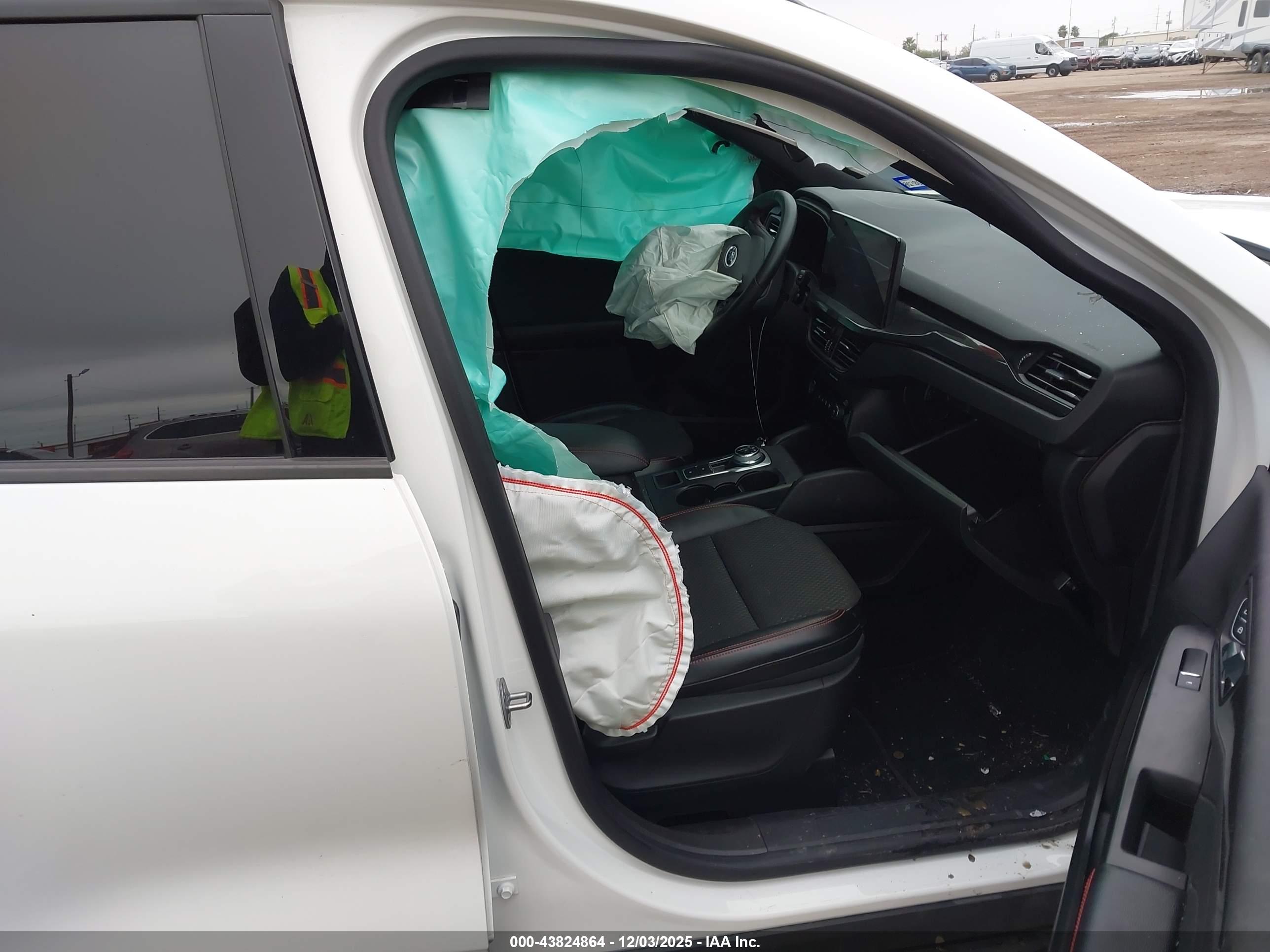FORD ESCAPE image 5