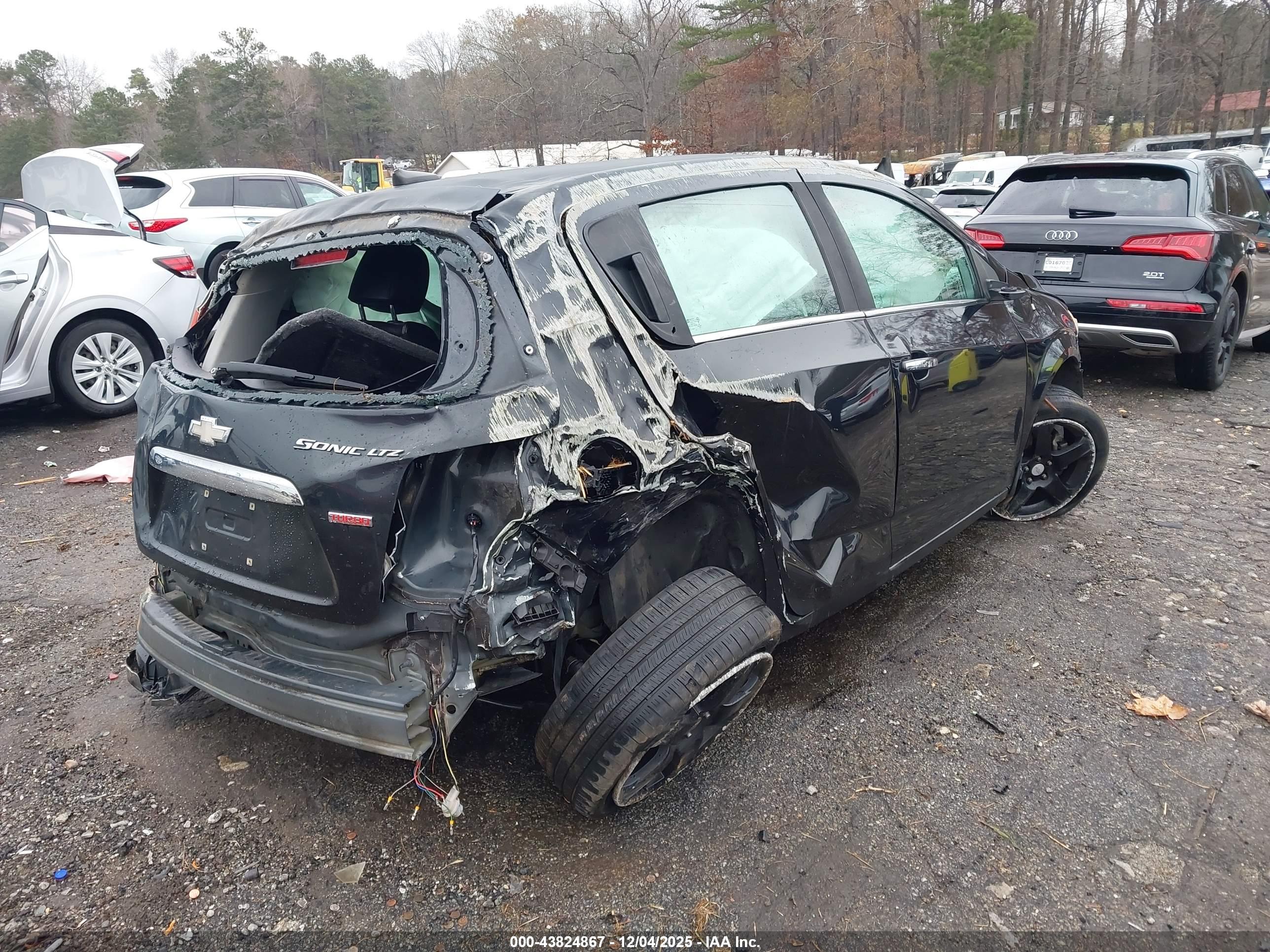 CHEVROLET SONIC image 4