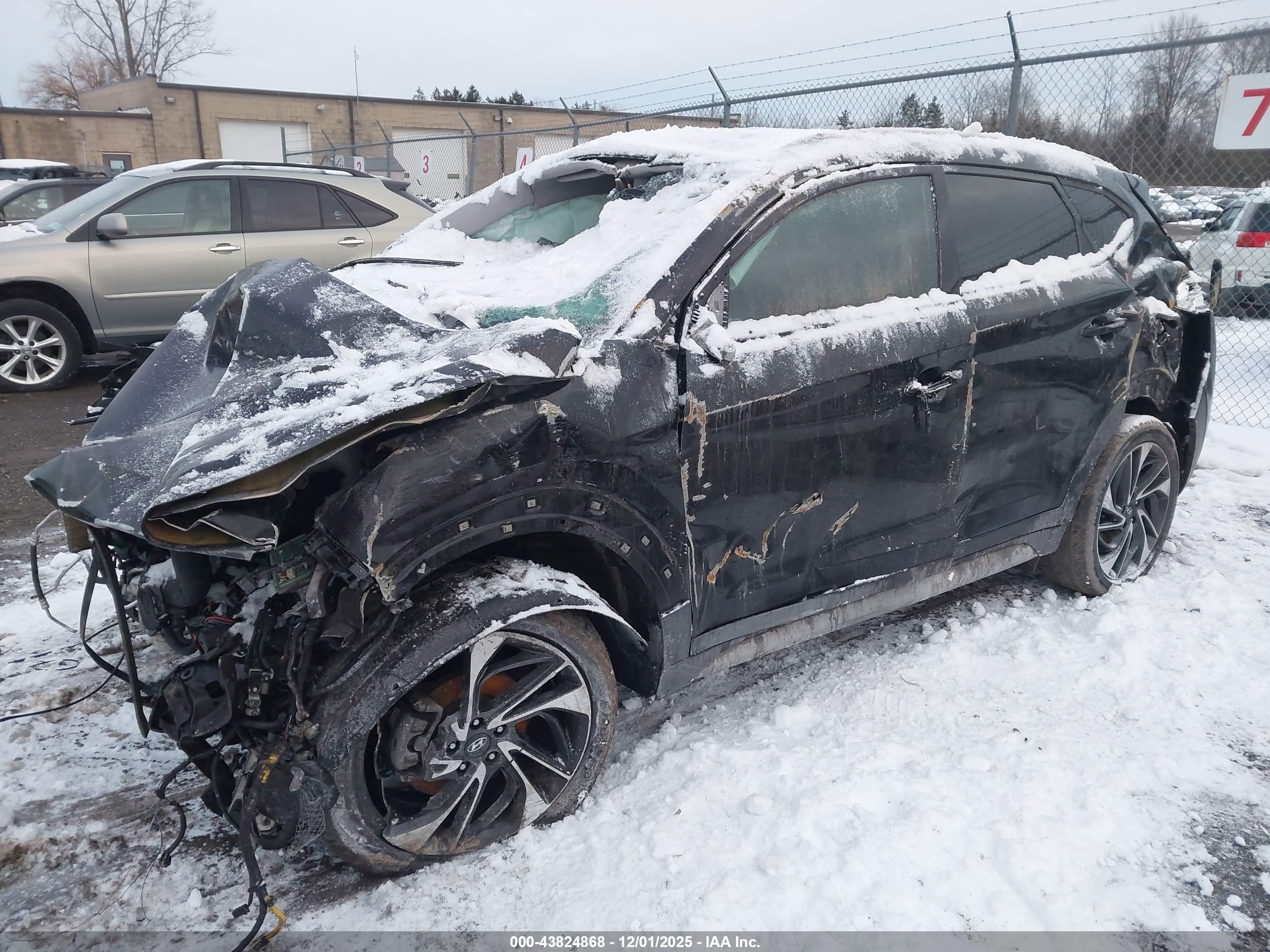 HYUNDAI TUCSON image 2