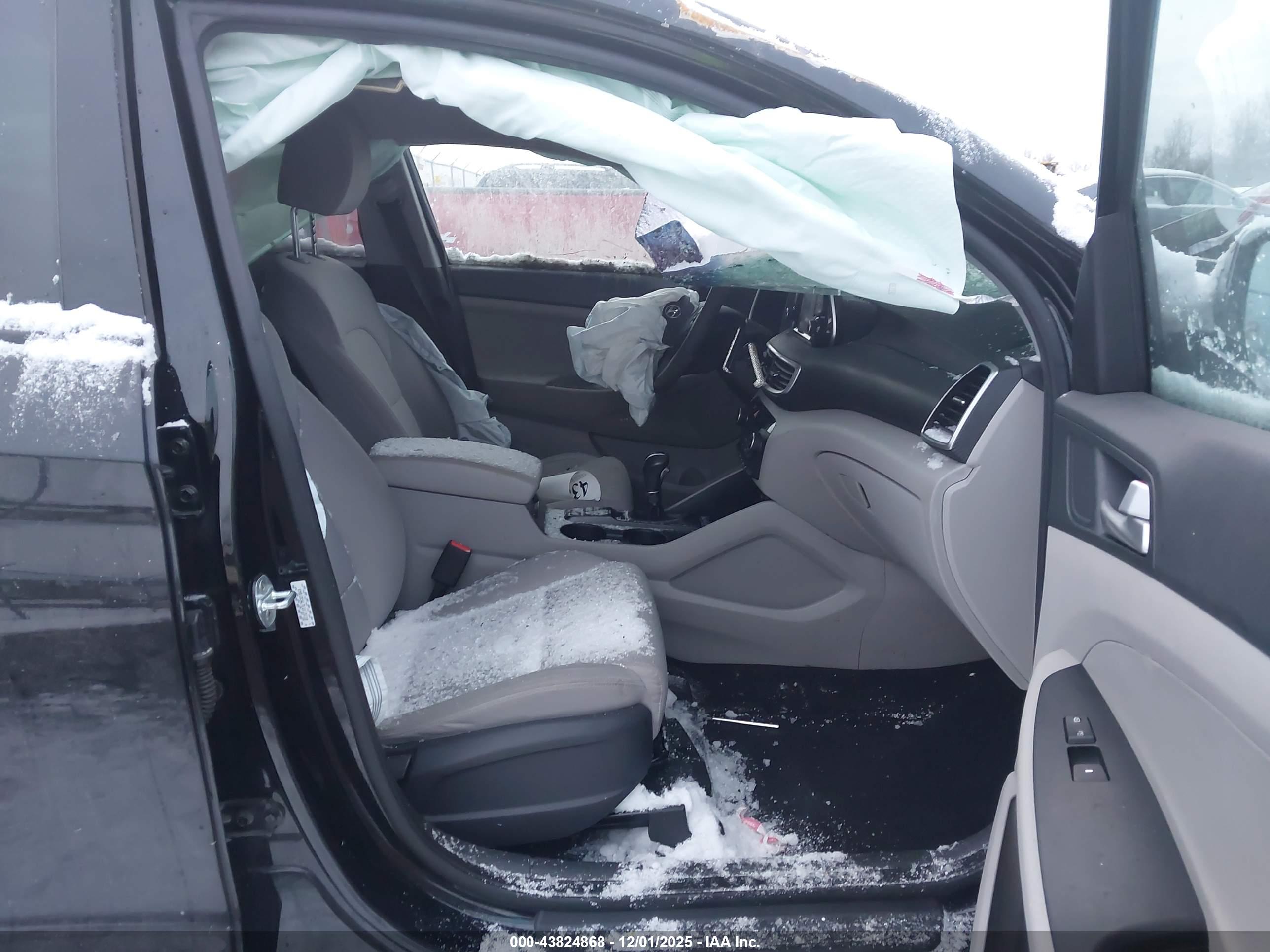HYUNDAI TUCSON image 5
