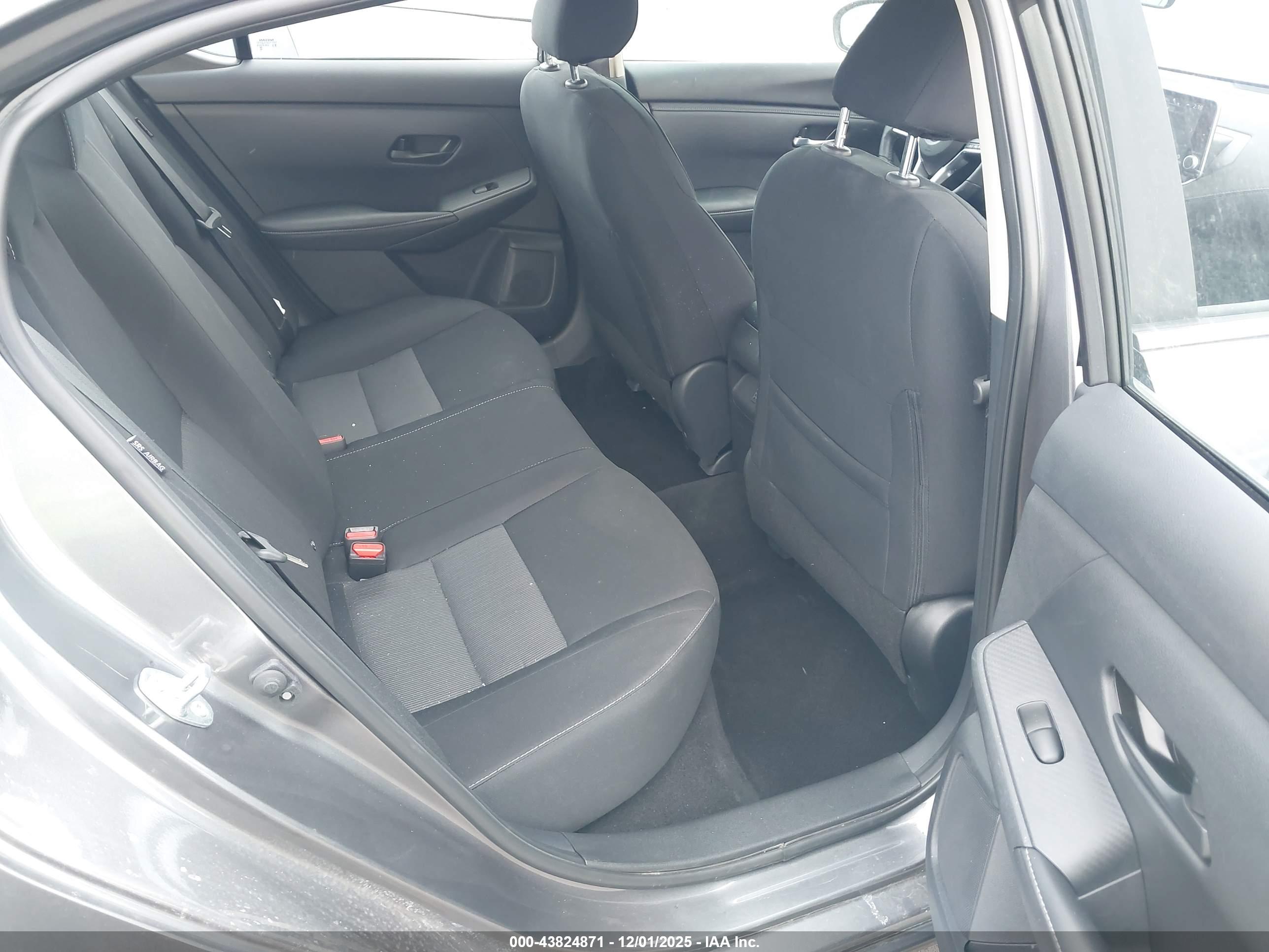 NISSAN SENTRA image 8