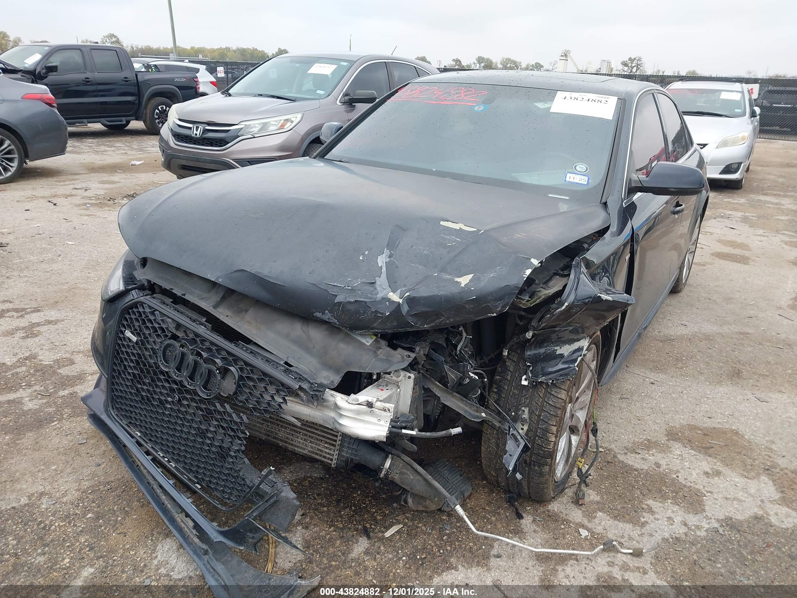 AUDI A4 image 2