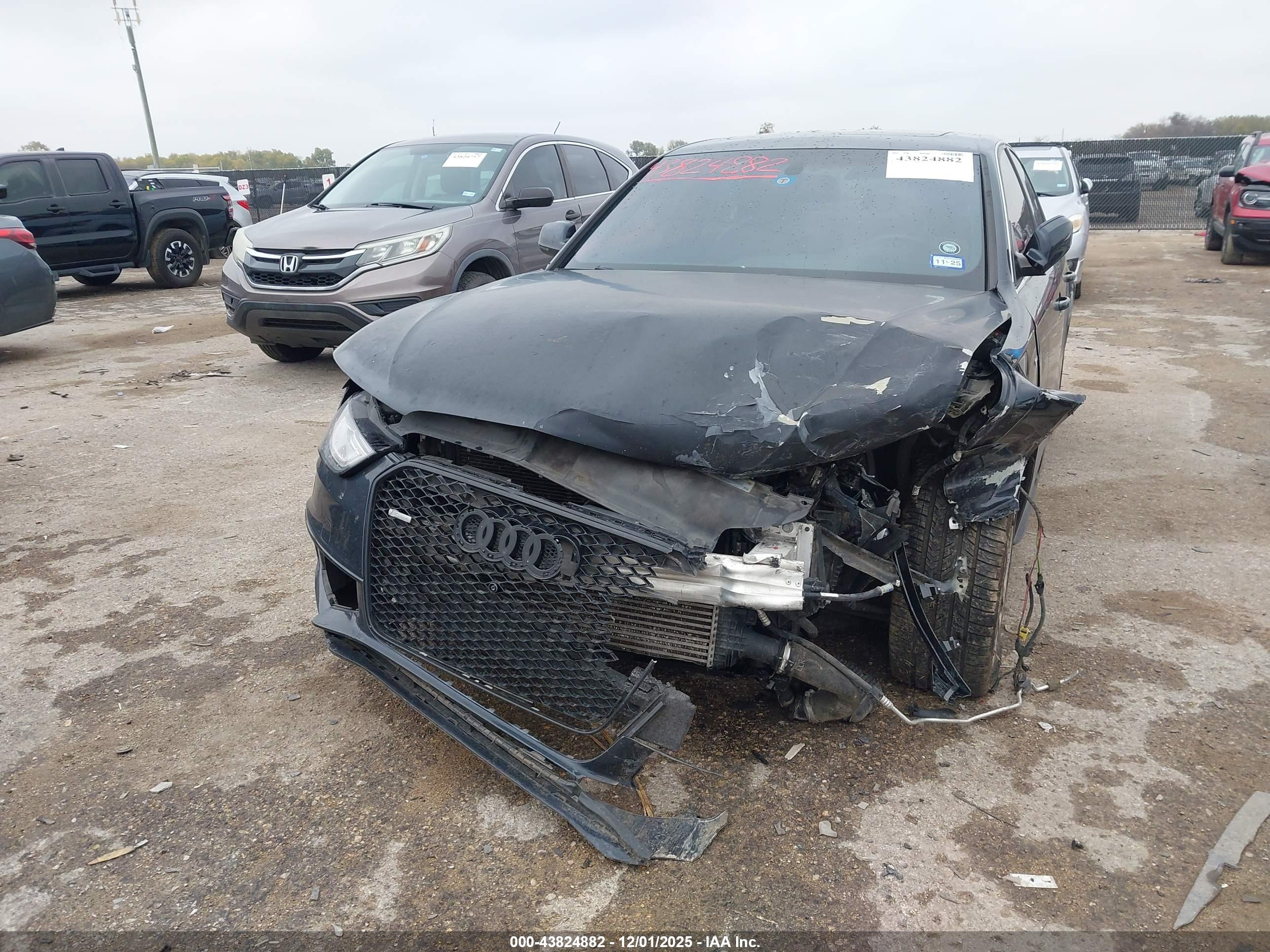 AUDI A4 image 6