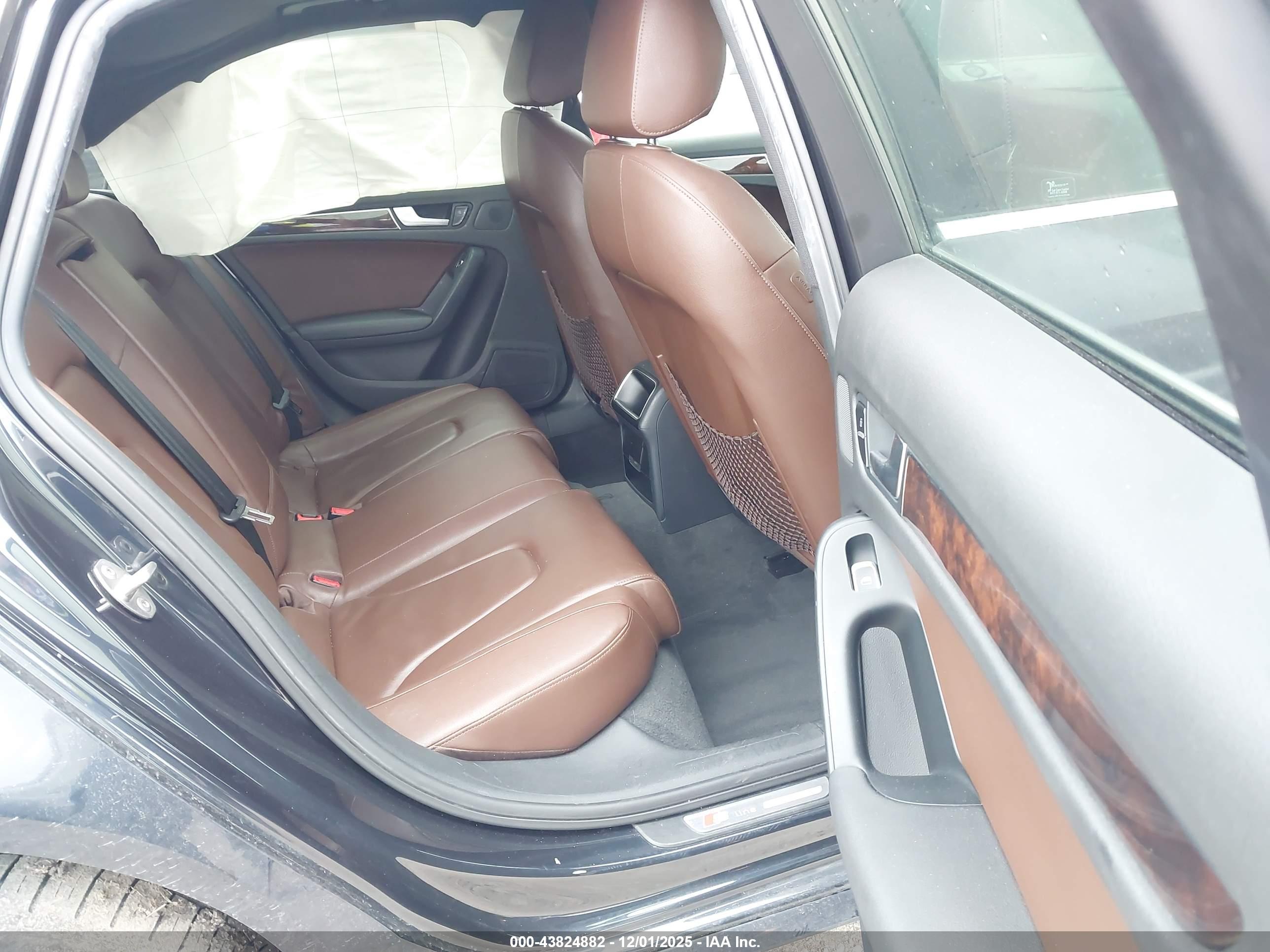 AUDI A4 image 8