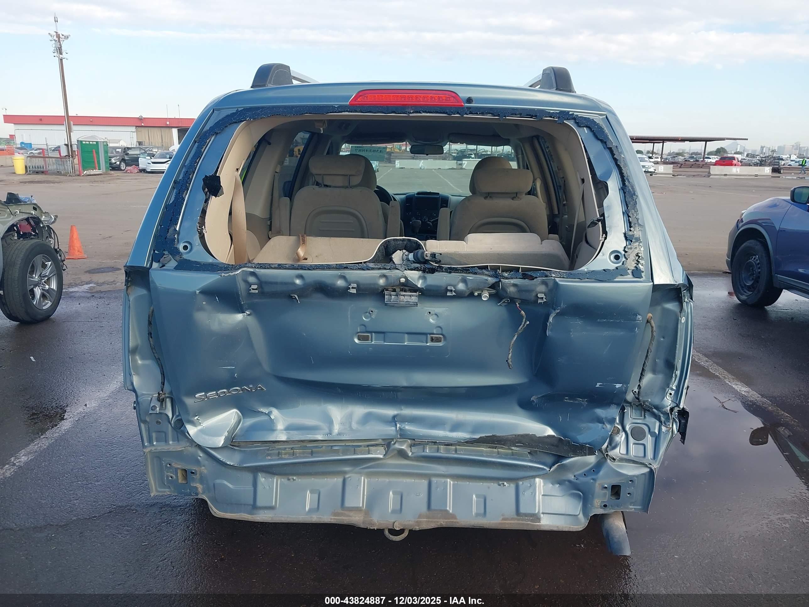 KIA SEDONA image 6