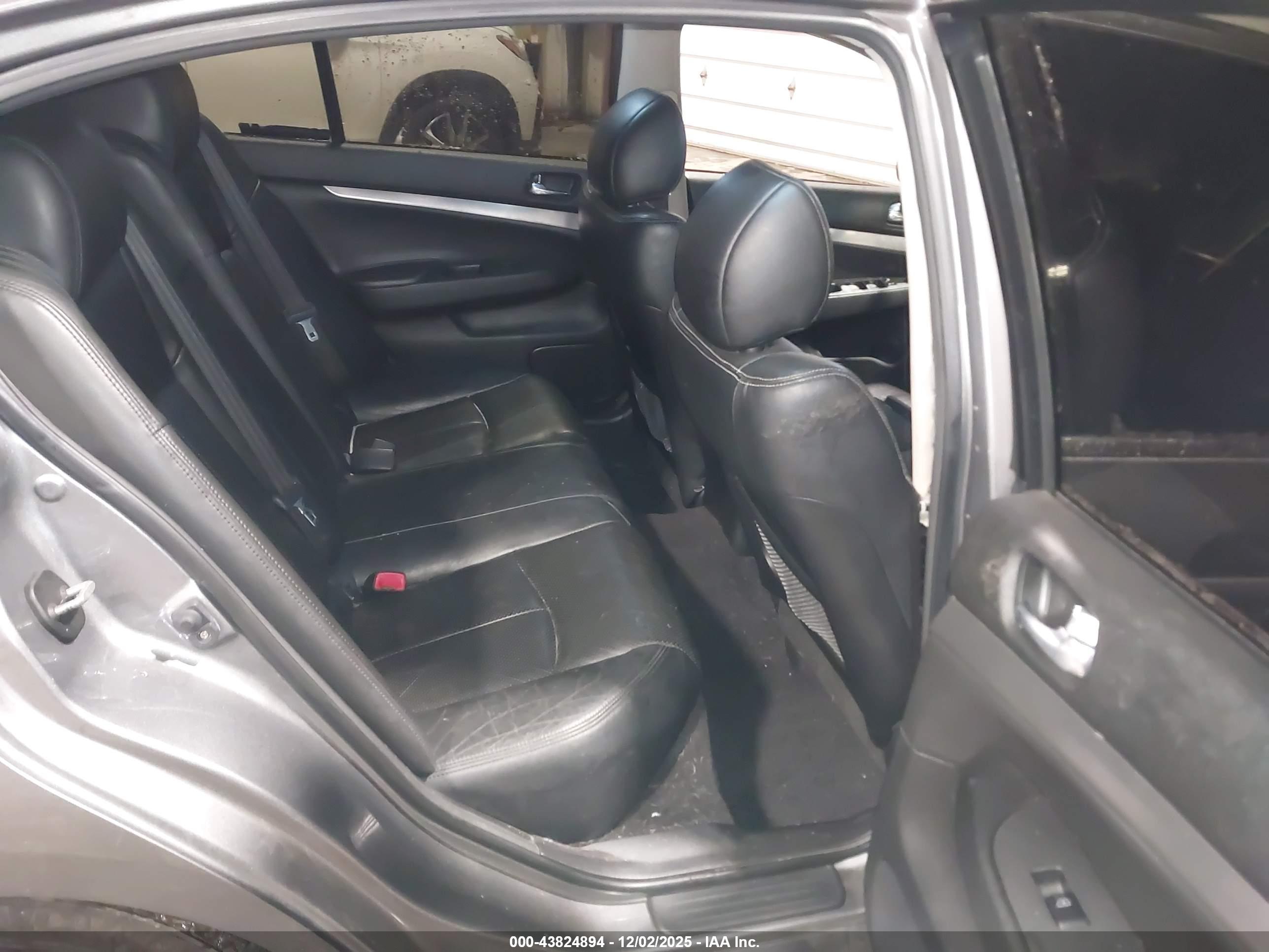 INFINITI G37X image 8