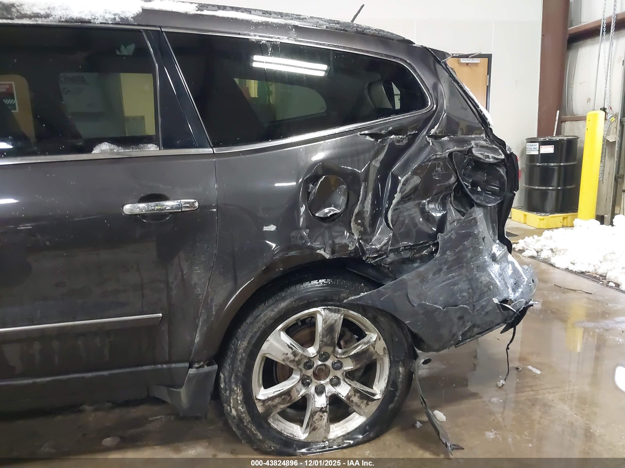 CHEVROLET TRAVERSE image 6