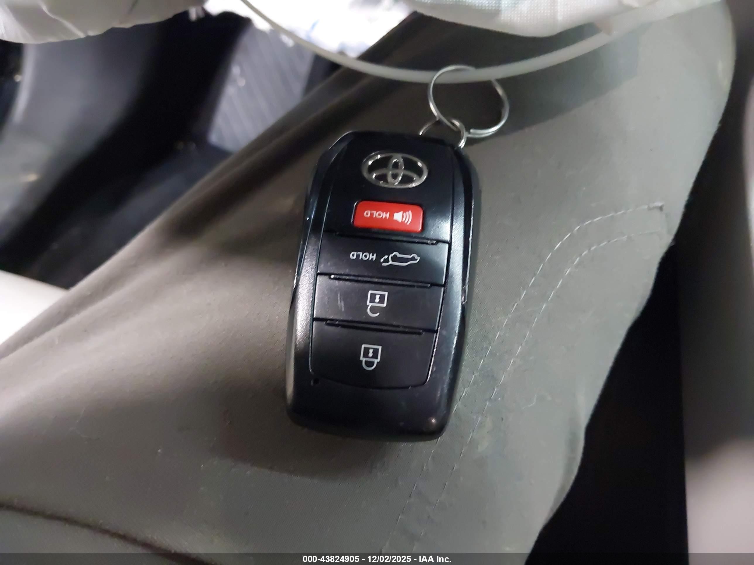 TOYOTA GRAND image 11