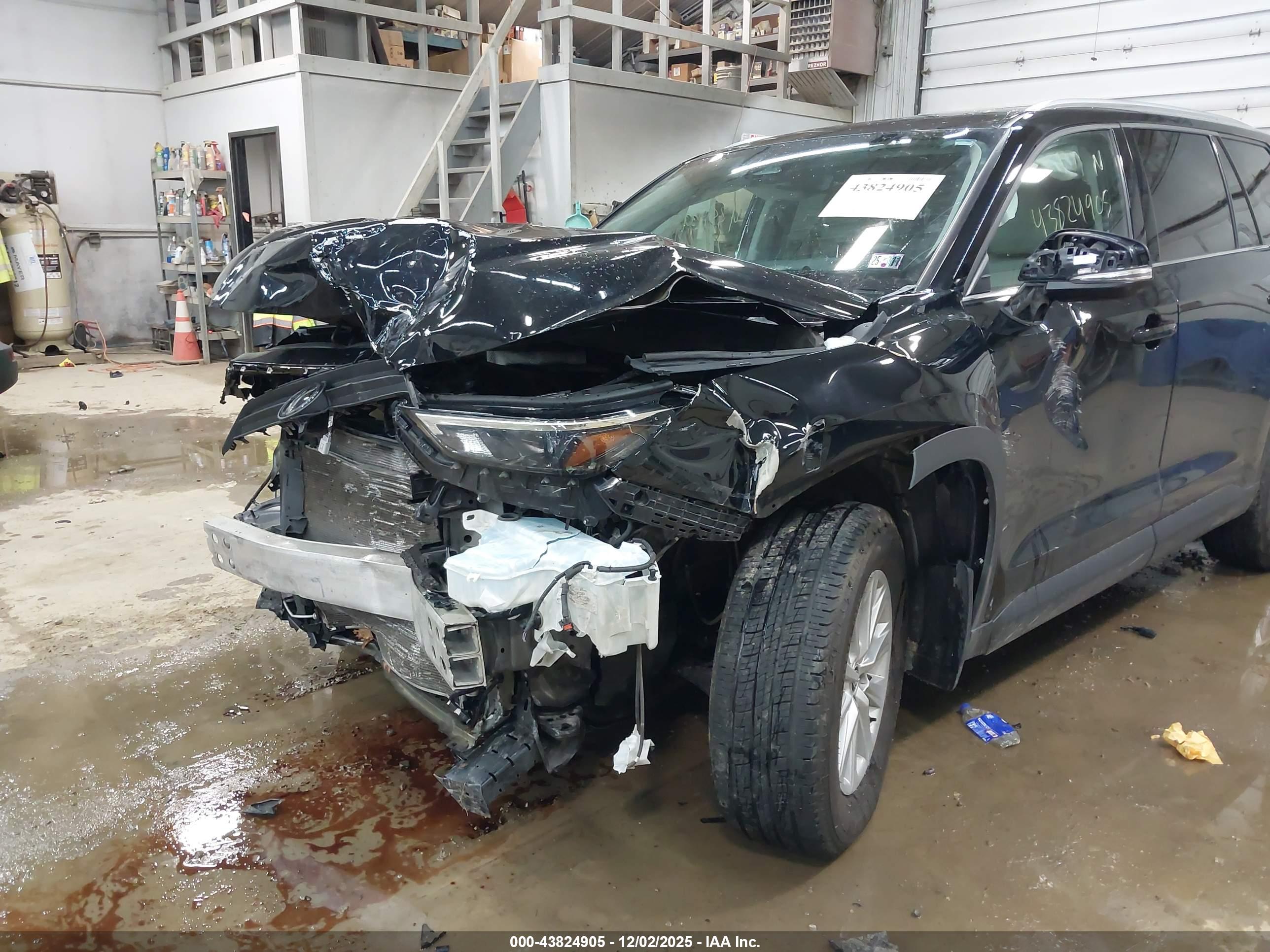 TOYOTA GRAND image 6