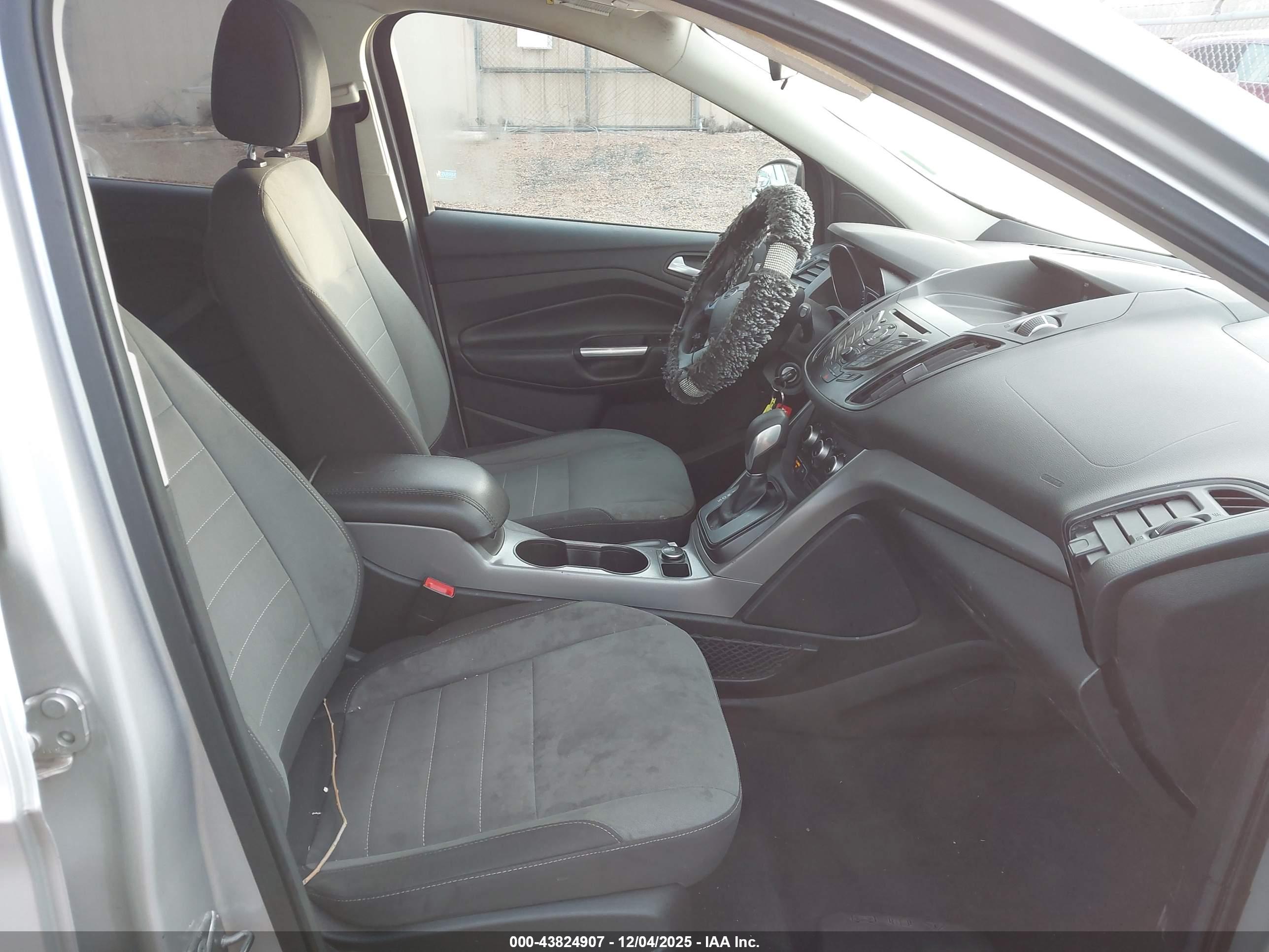 FORD ESCAPE image 5