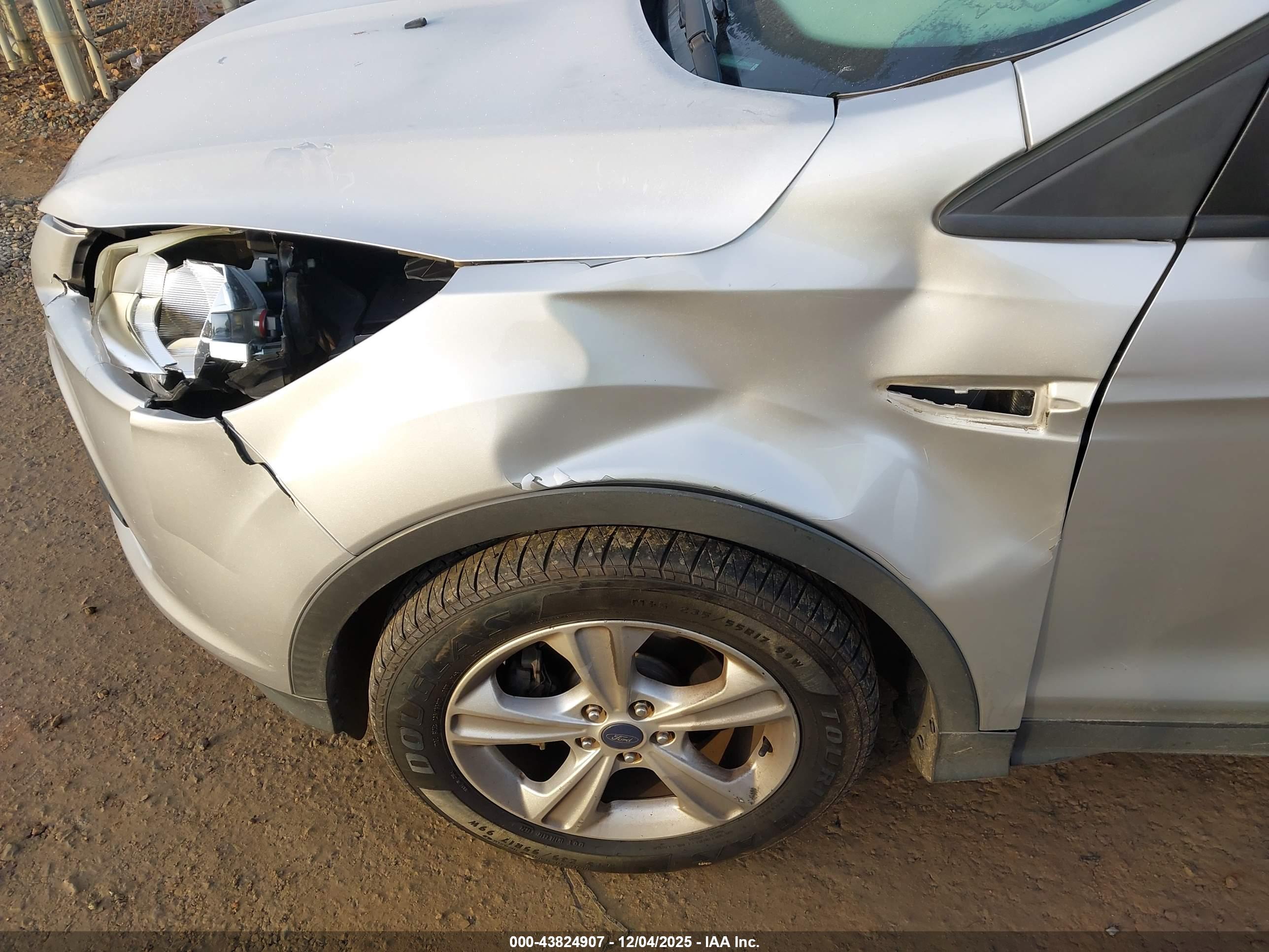 FORD ESCAPE image 6
