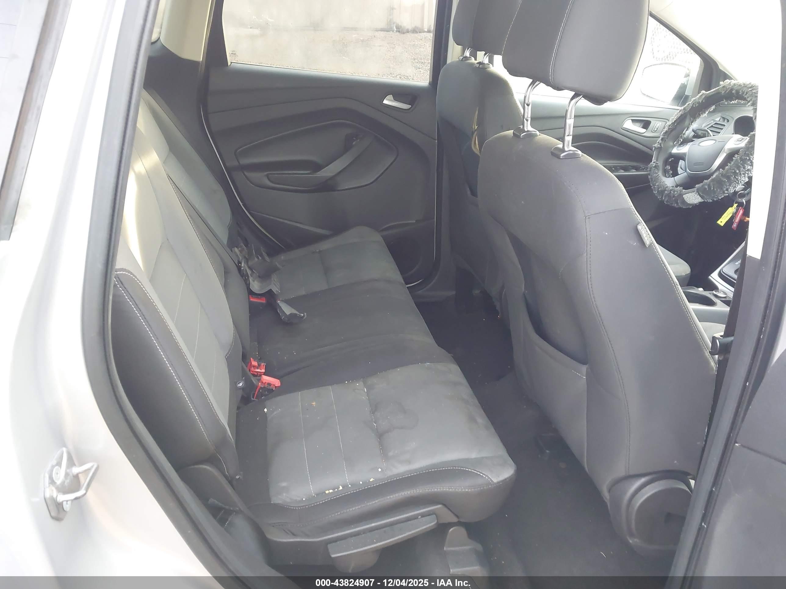 FORD ESCAPE image 8