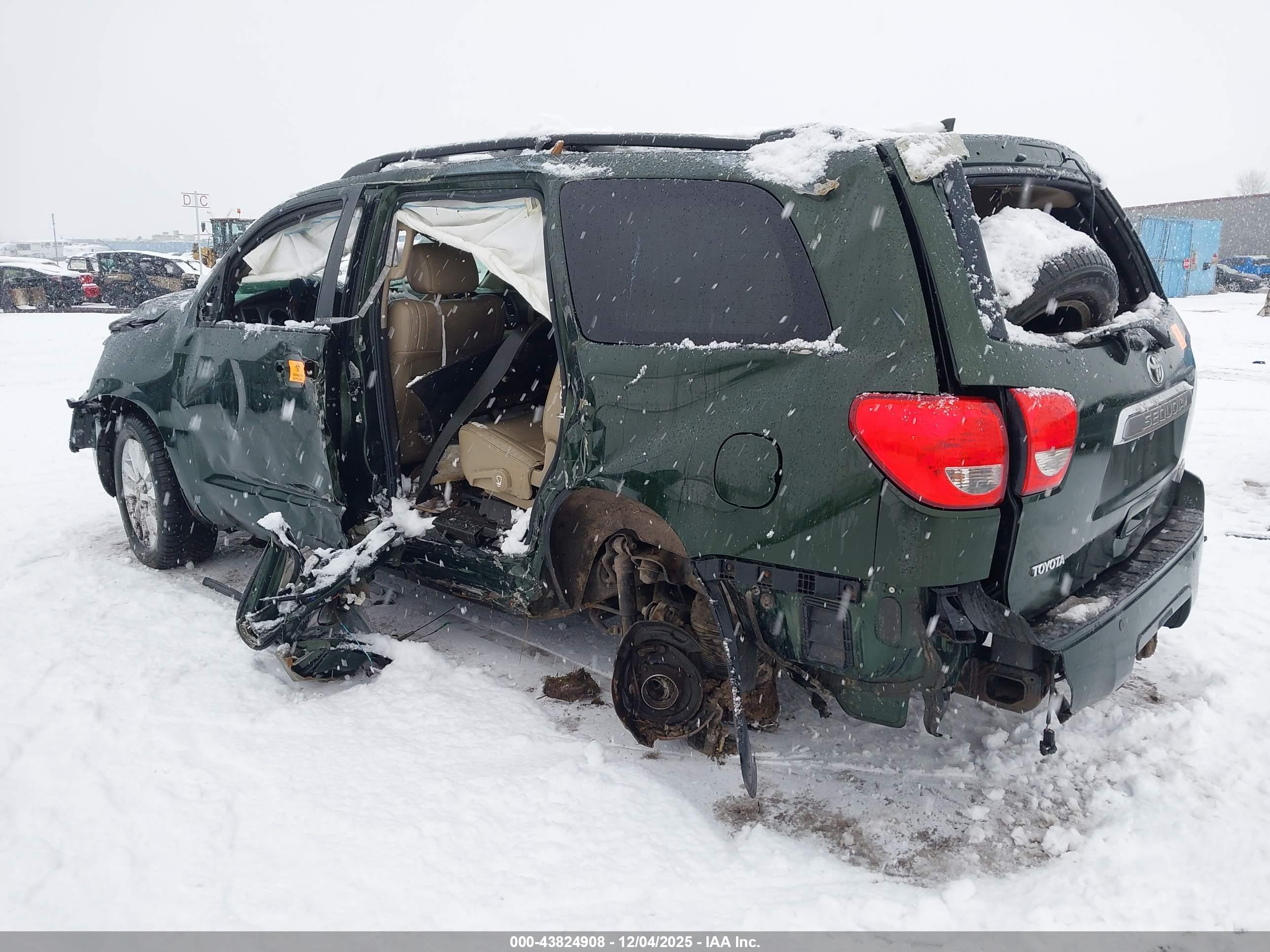 TOYOTA SEQUOIA image 3