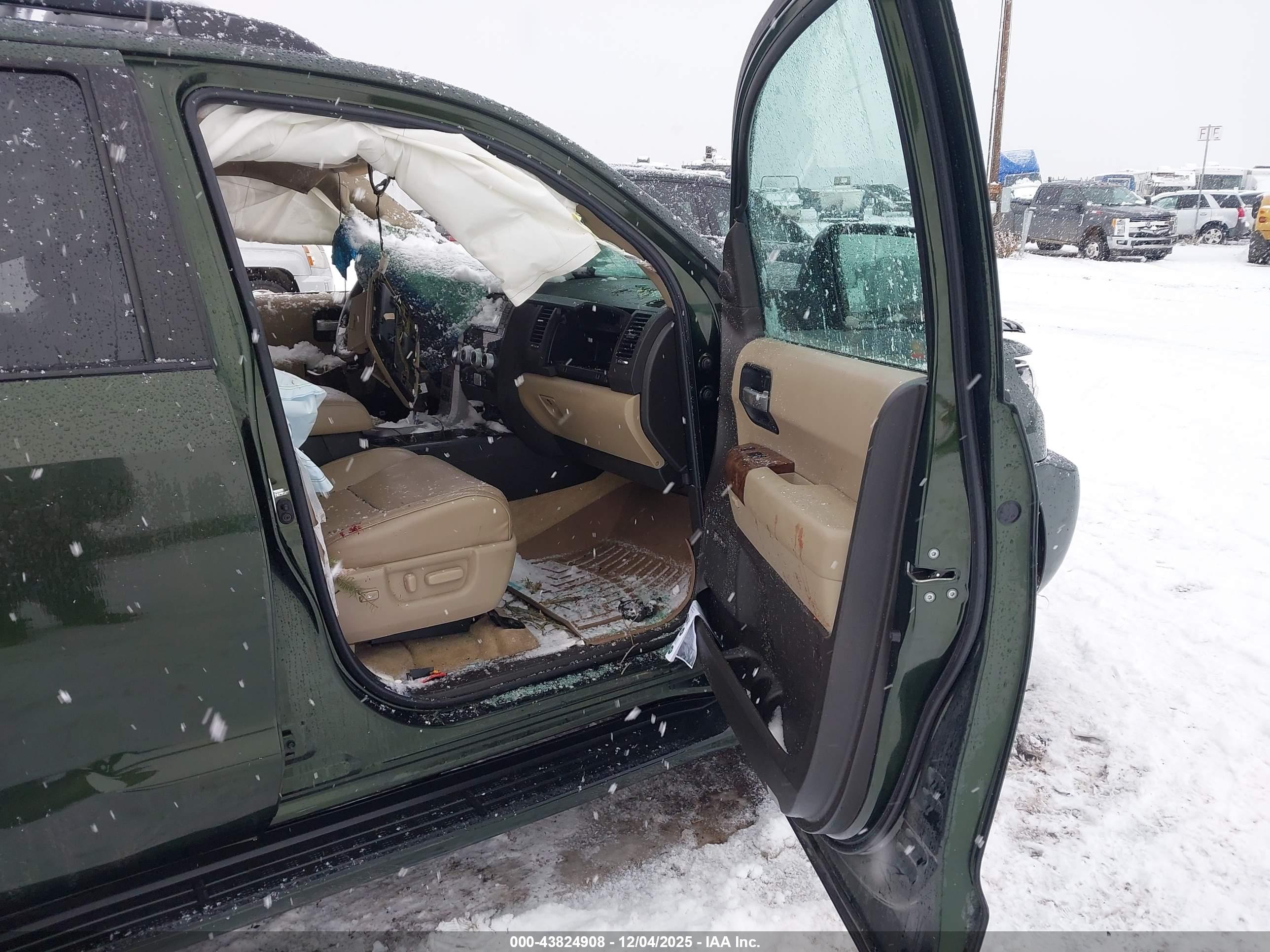 TOYOTA SEQUOIA image 5