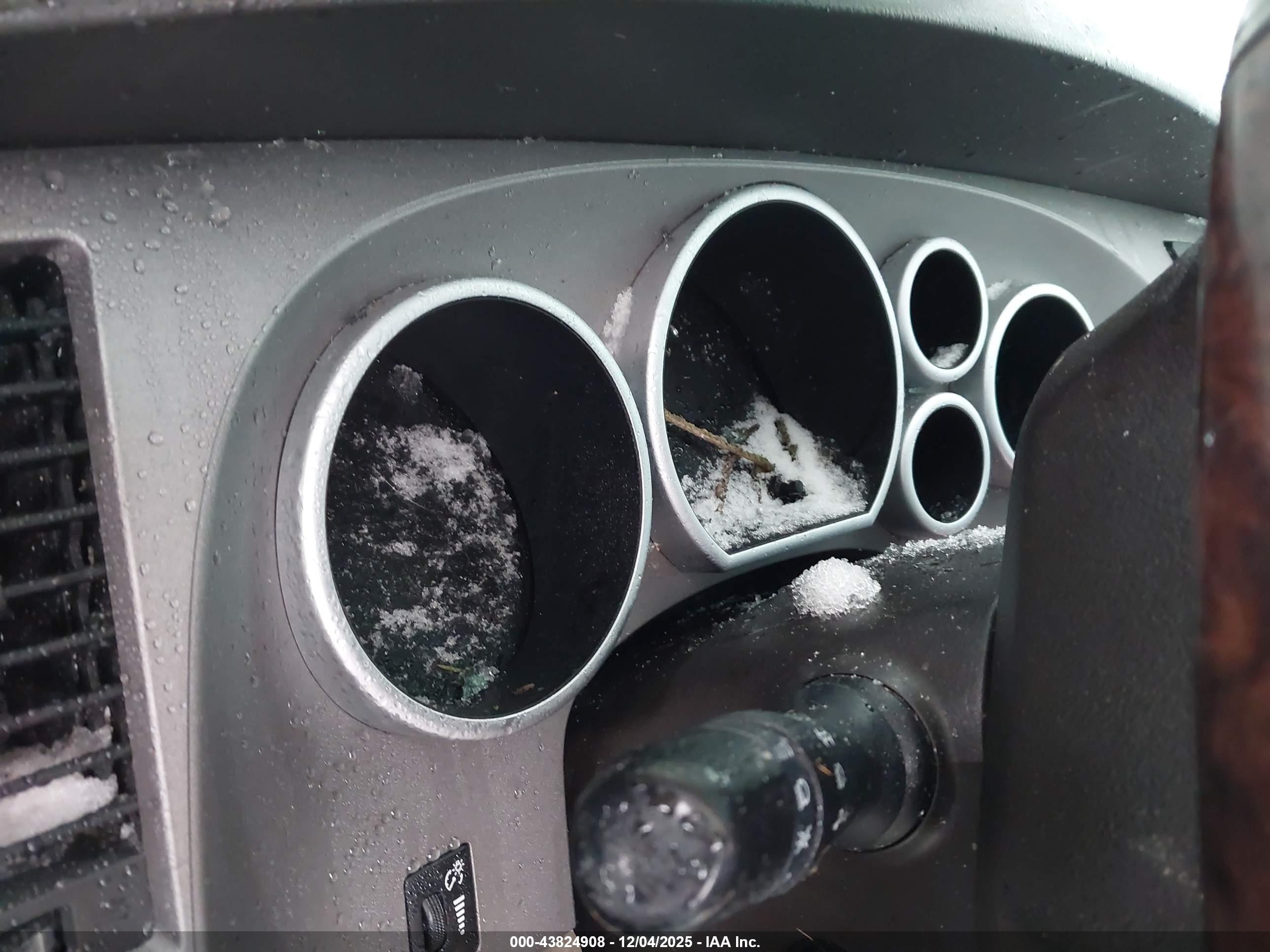 TOYOTA SEQUOIA image 7