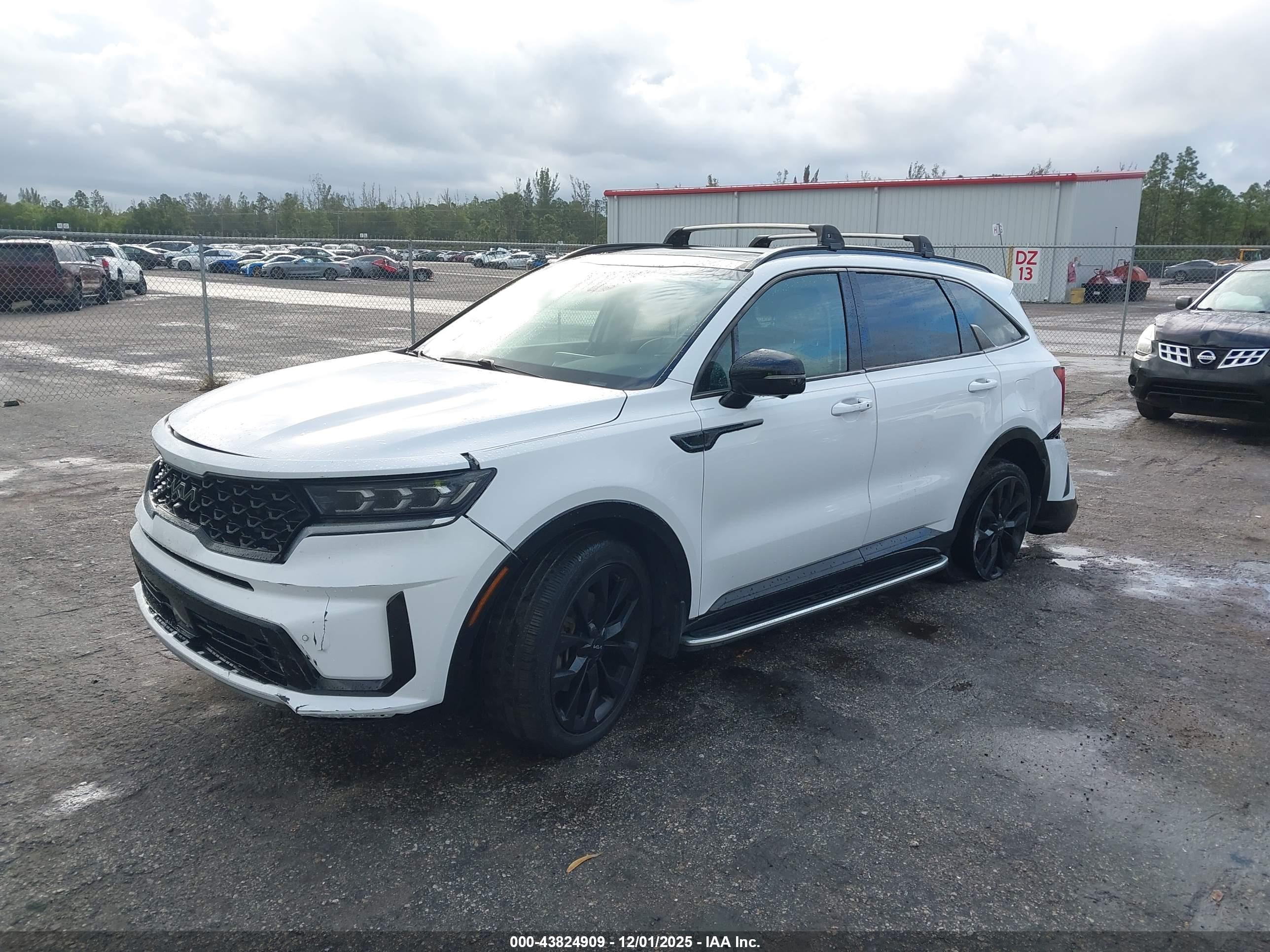 KIA SORENTO image 2