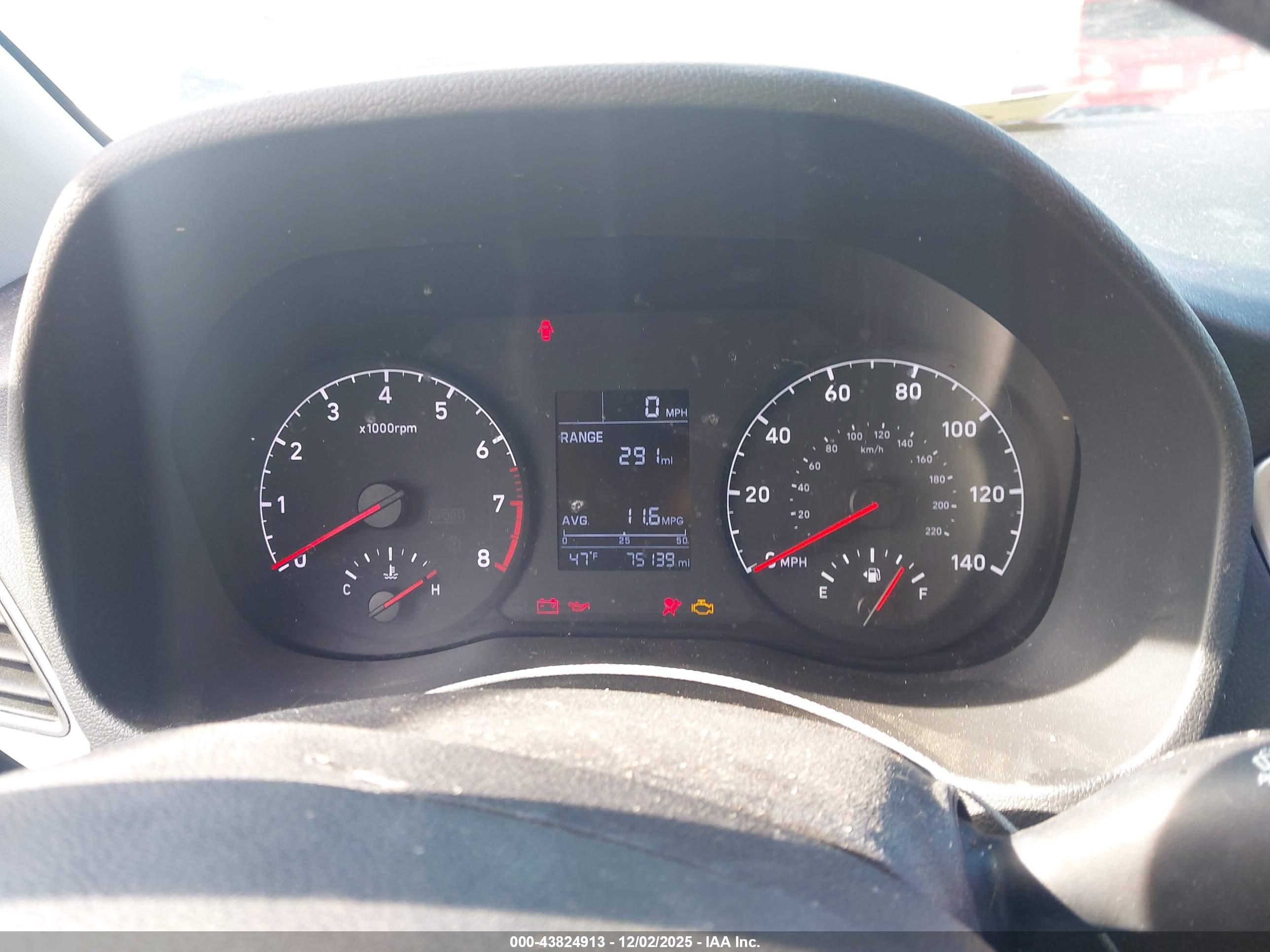 HYUNDAI ACCENT image 7