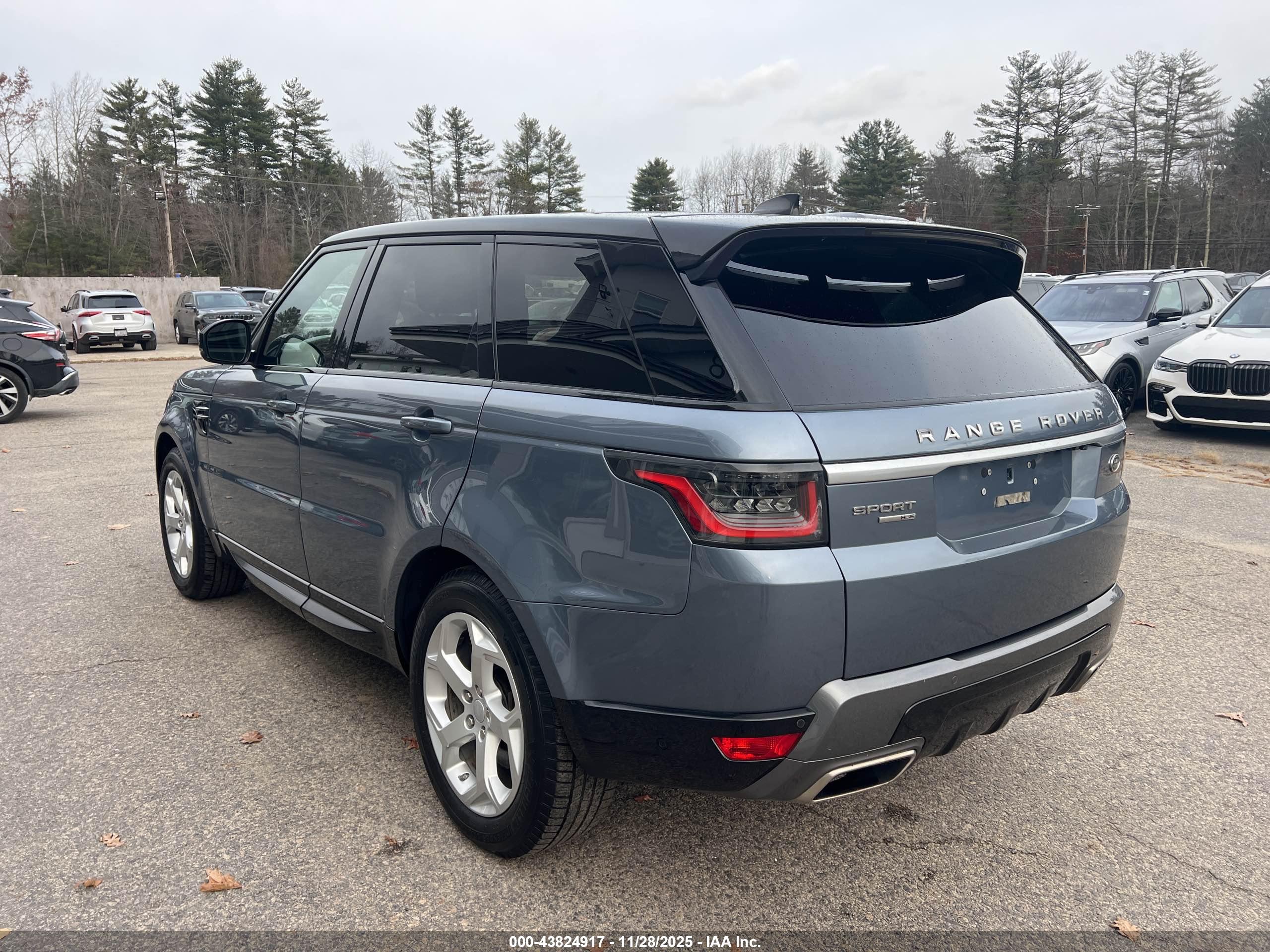 LAND ROVER image 3
