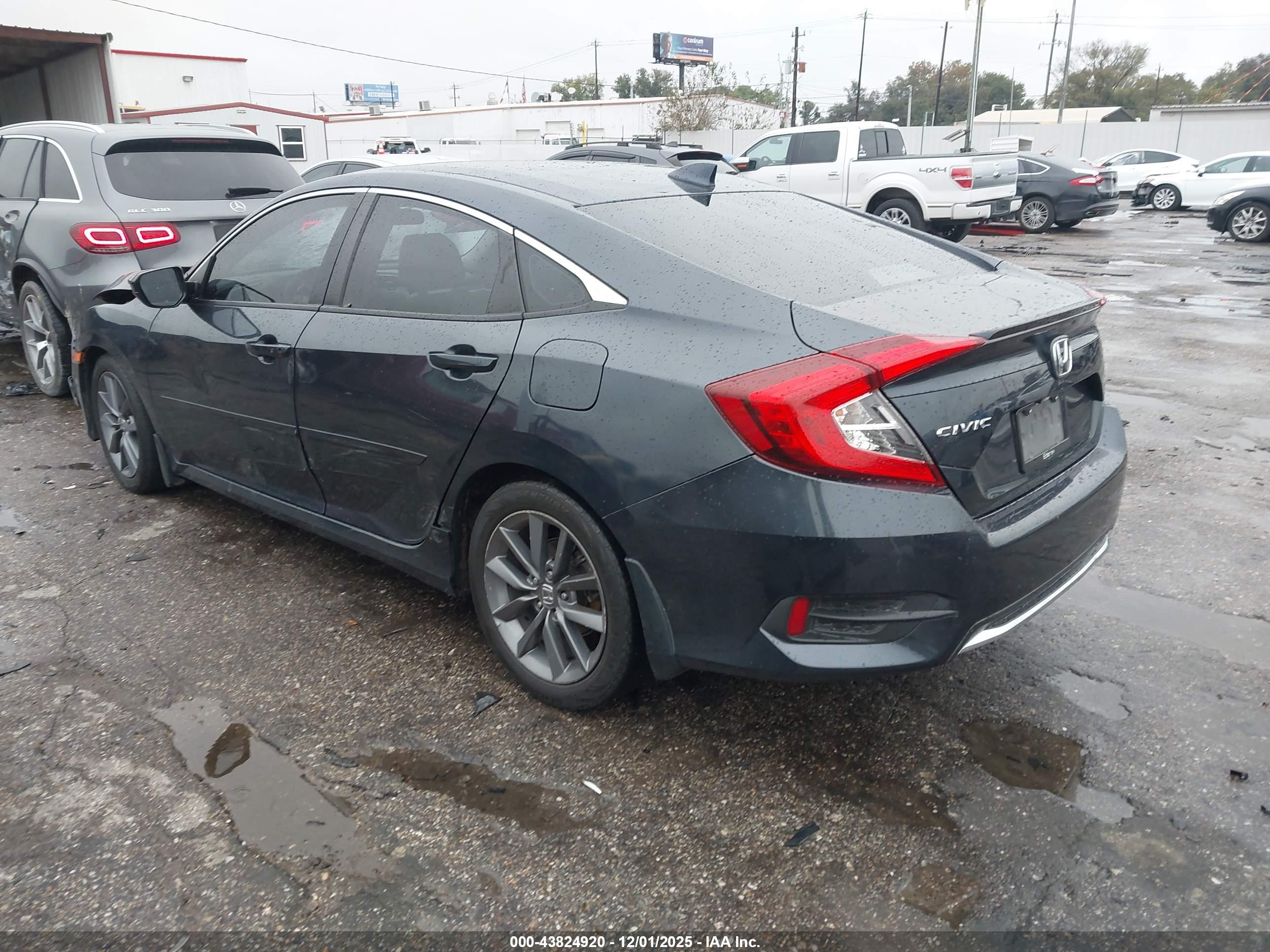 HONDA CIVIC image 3