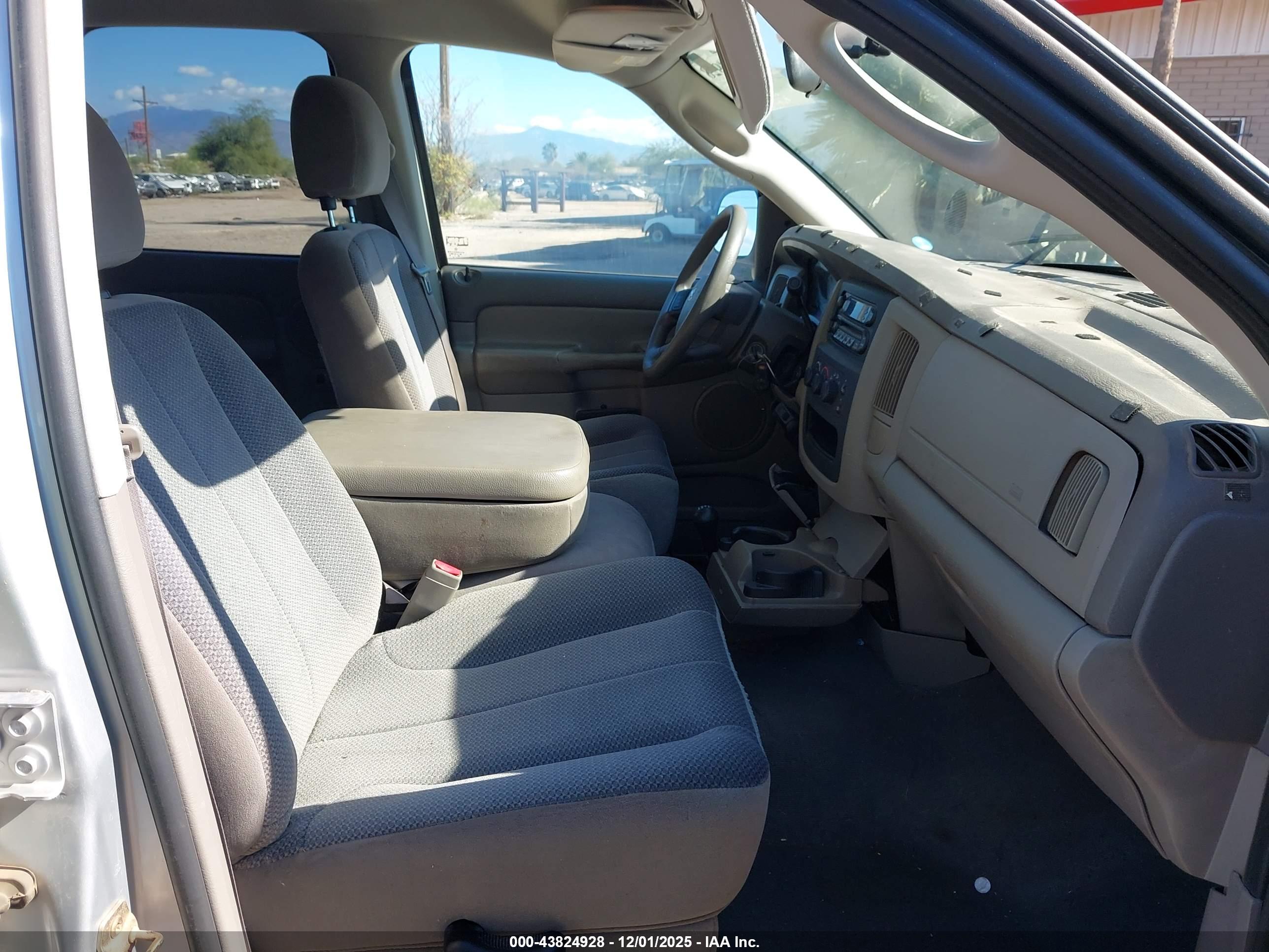 DODGE RAM image 5