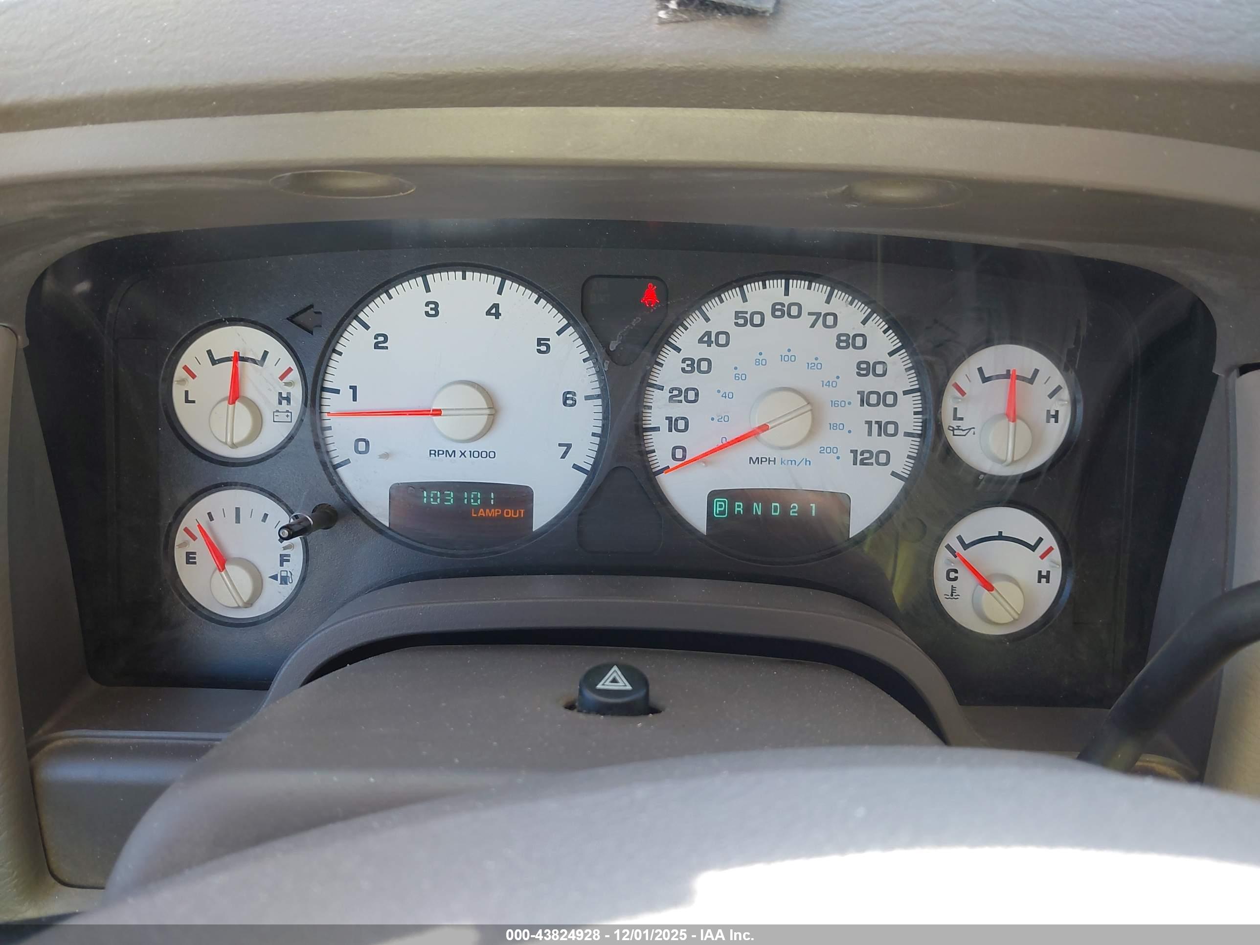 DODGE RAM image 7