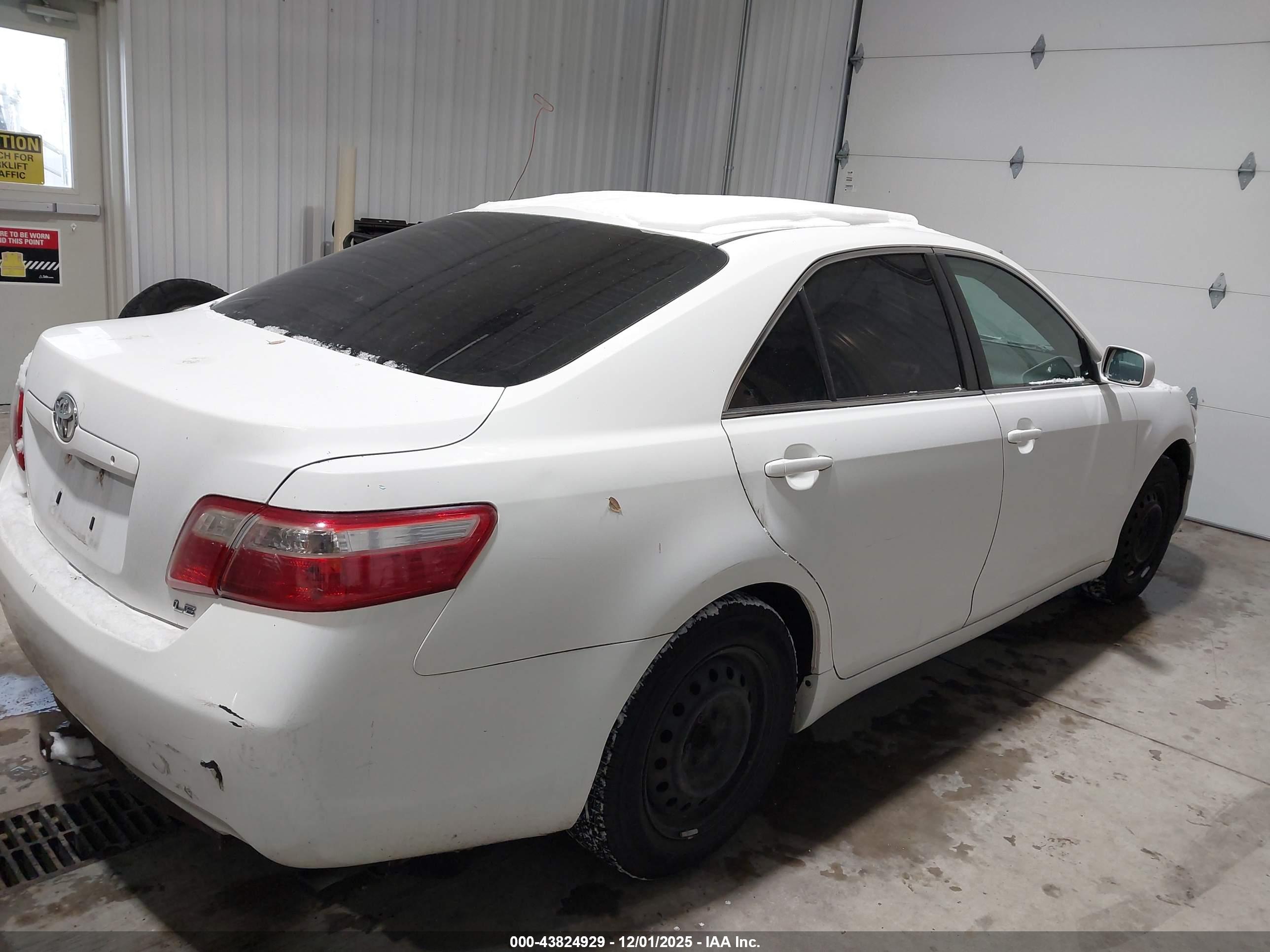 TOYOTA CAMRY image 6