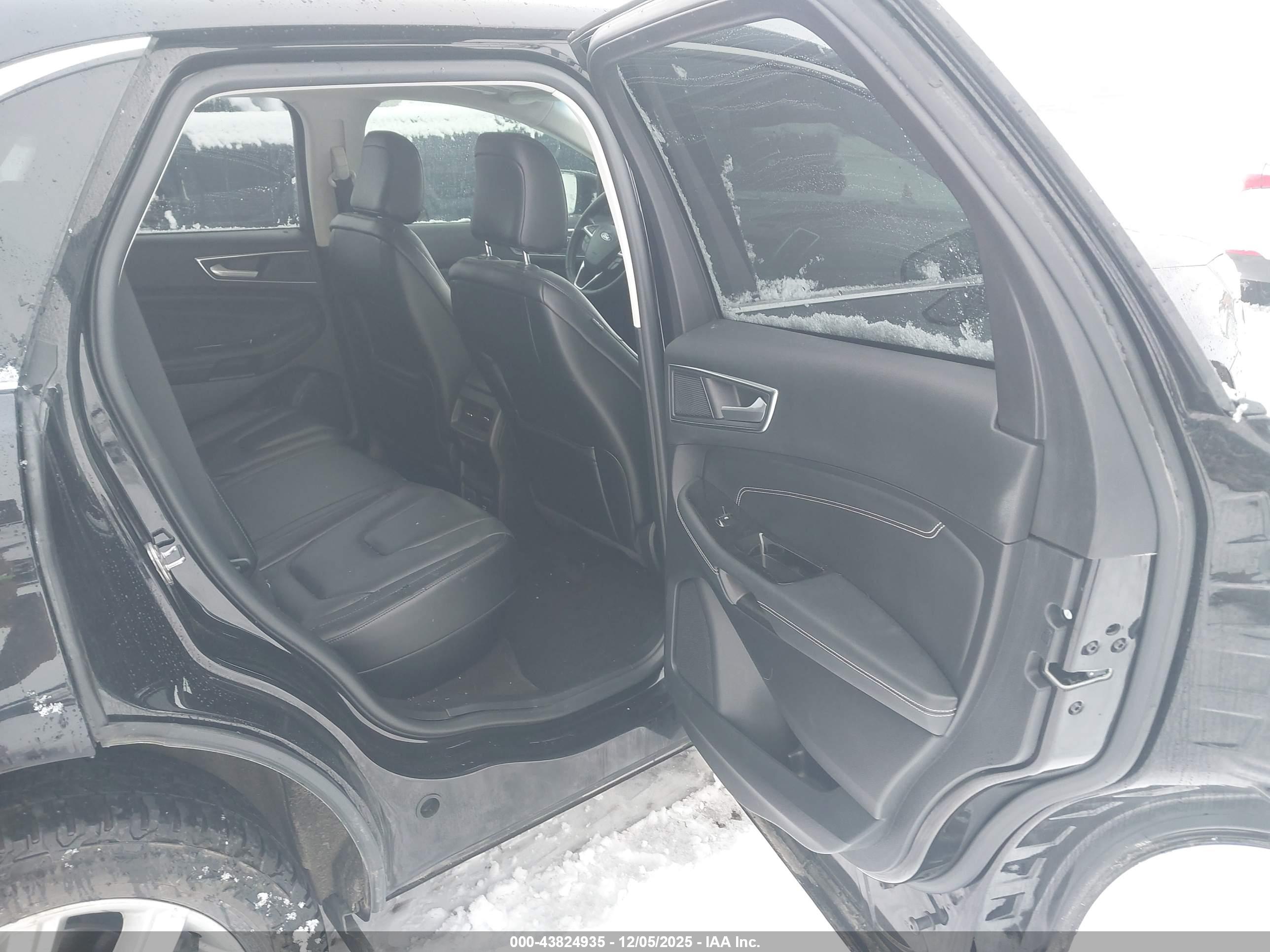 FORD EDGE image 8