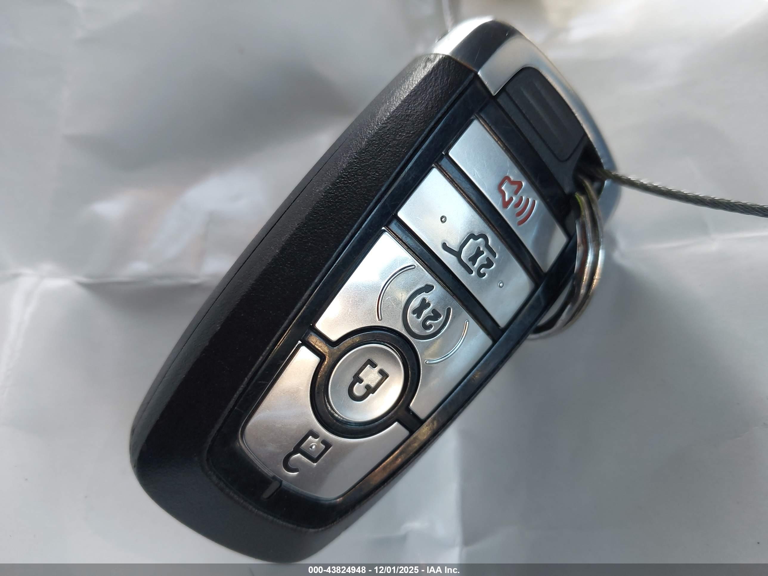 FORD EXPLORER image 11
