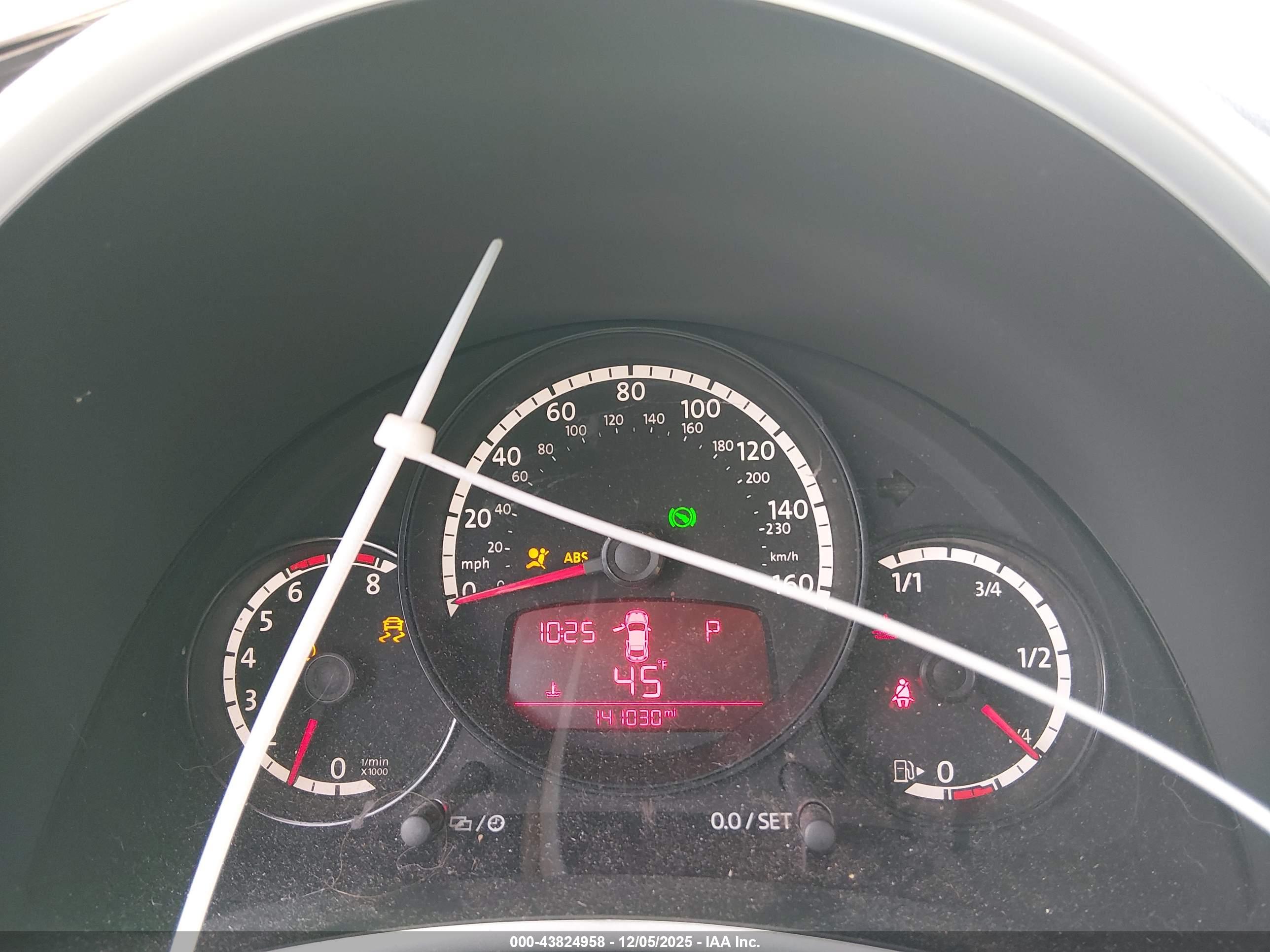 VOLKSWAGEN BEETLE image 7
