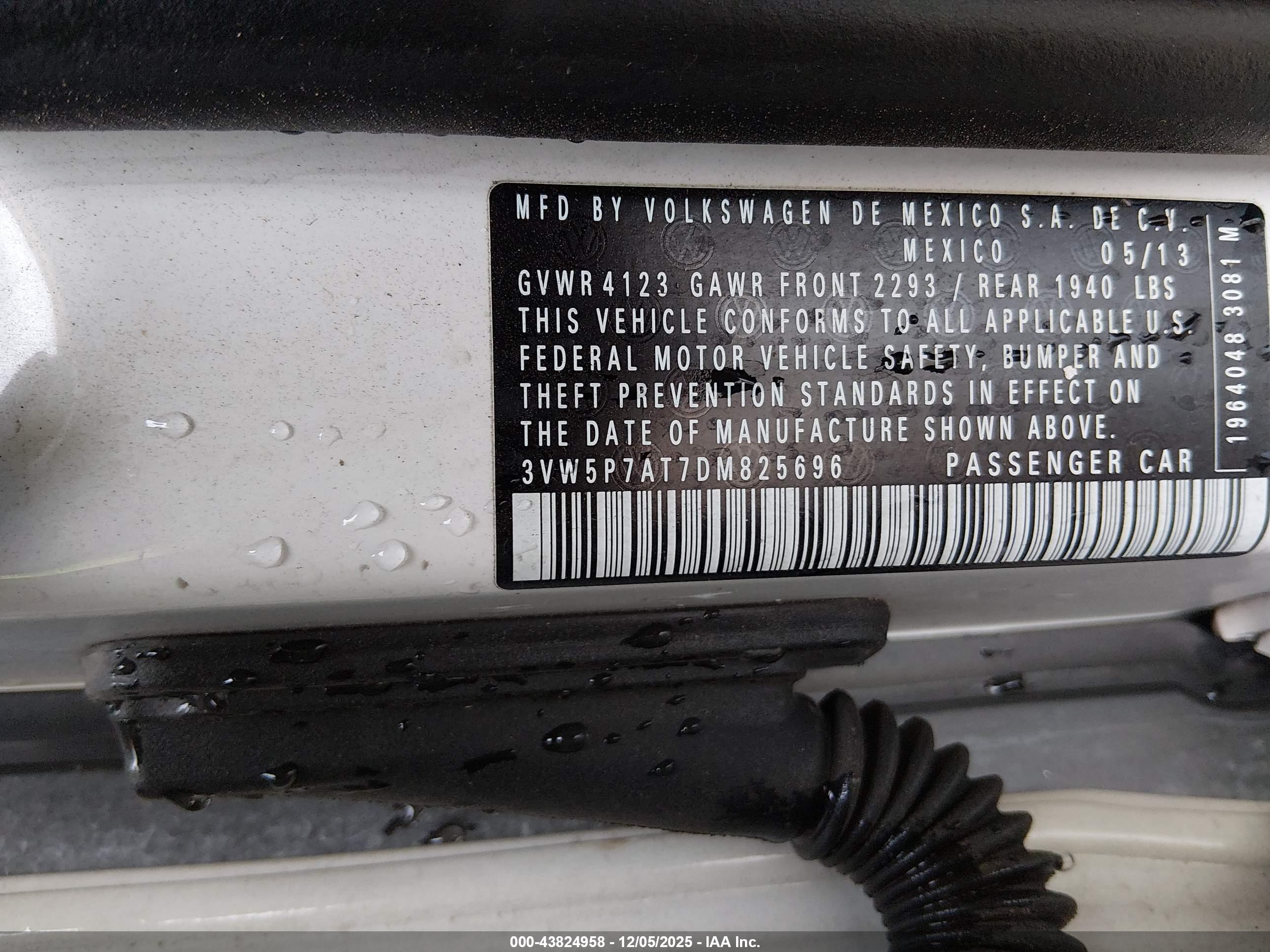 VOLKSWAGEN BEETLE image 9