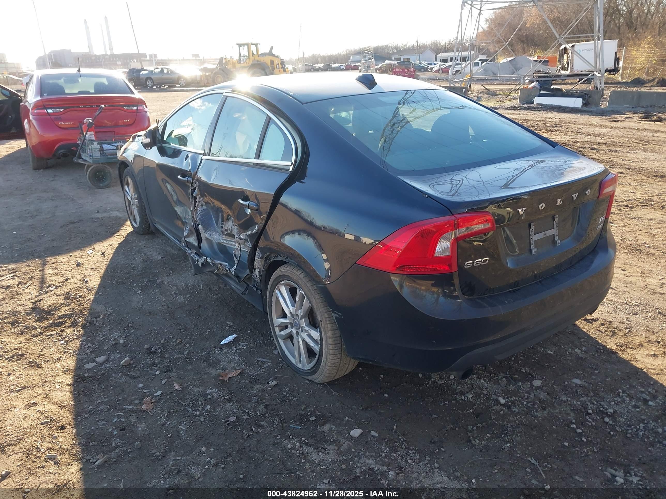 VOLVO S60 image 3
