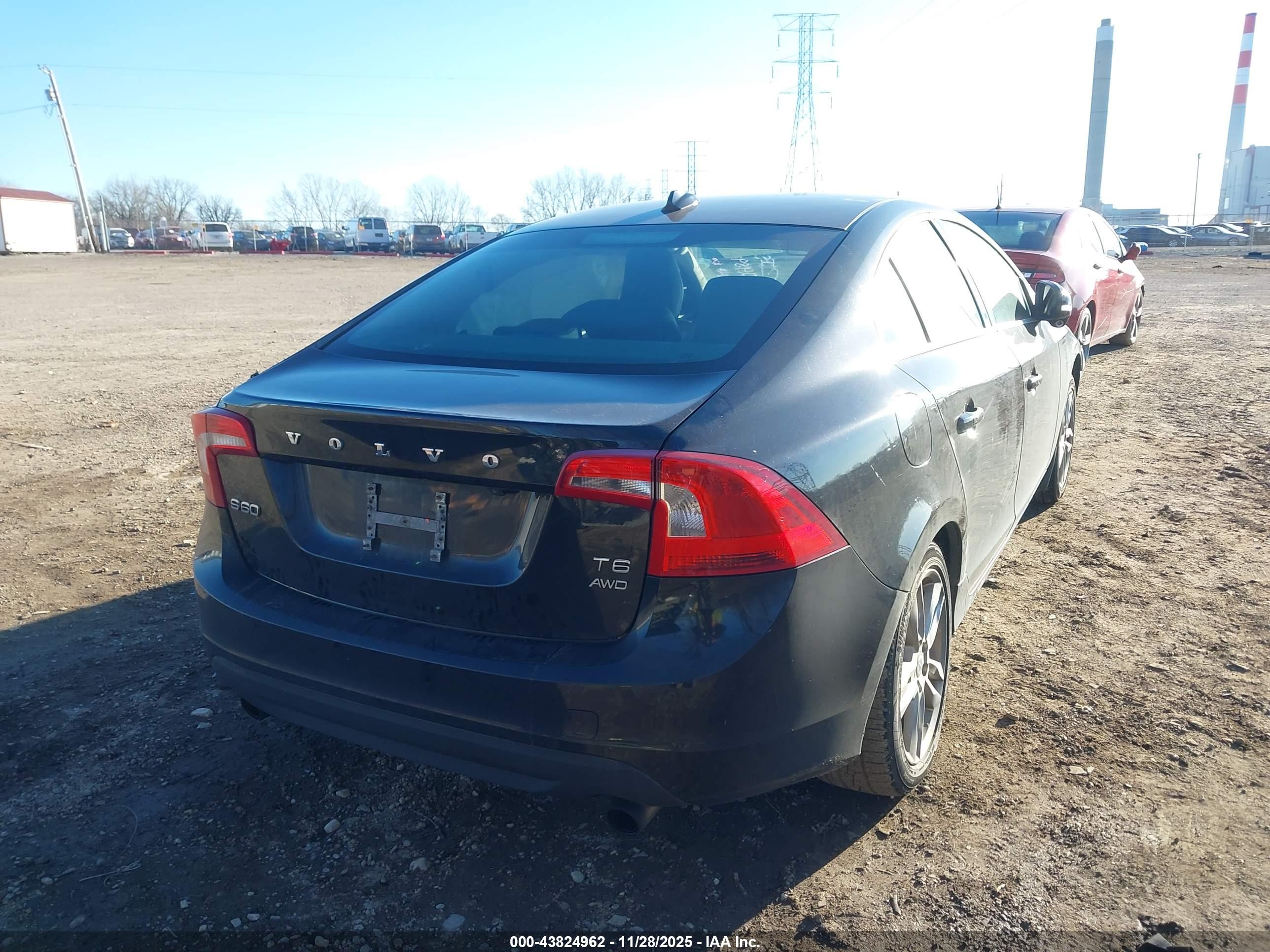 VOLVO S60 image 4