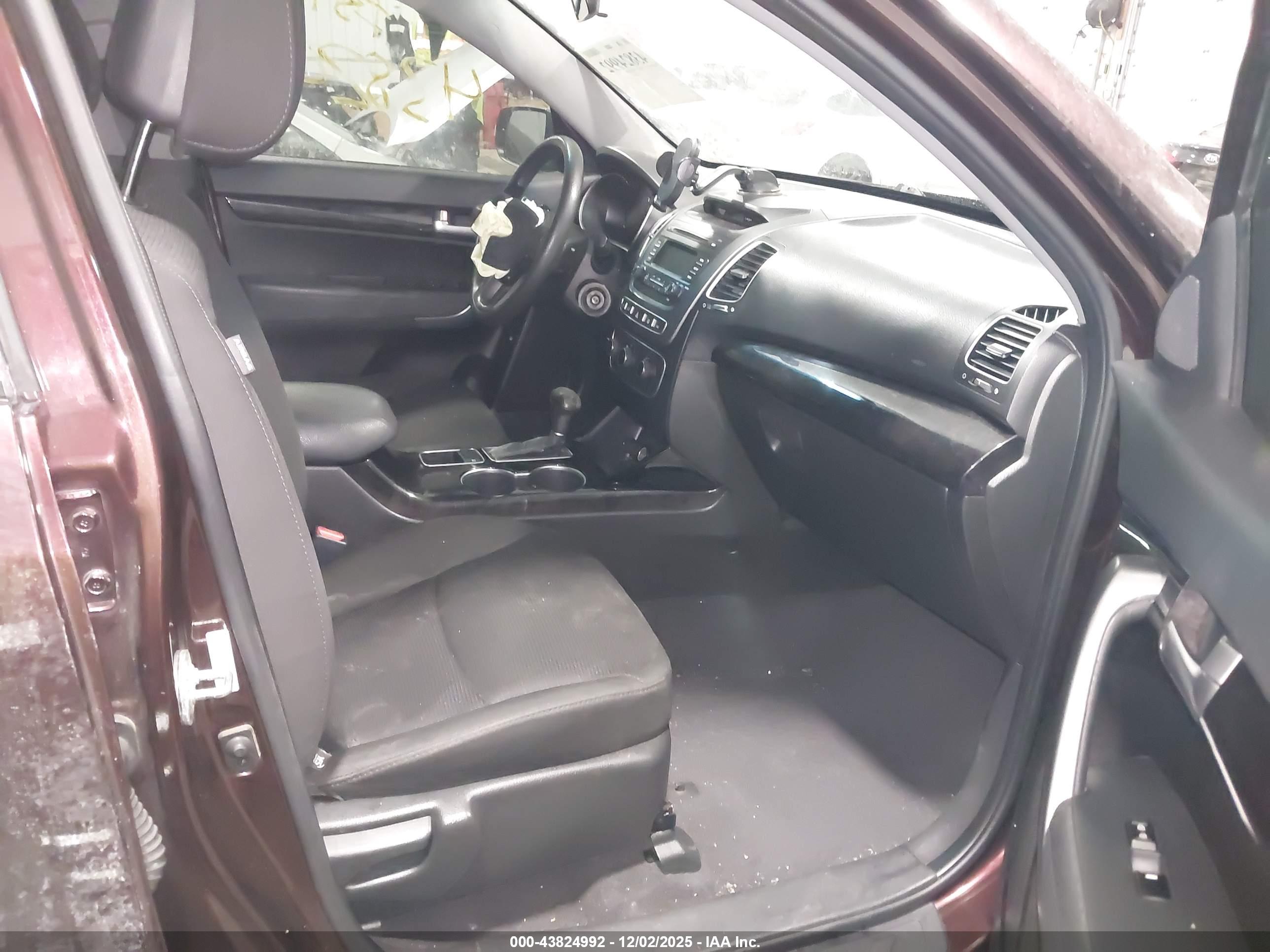 KIA SORENTO image 5