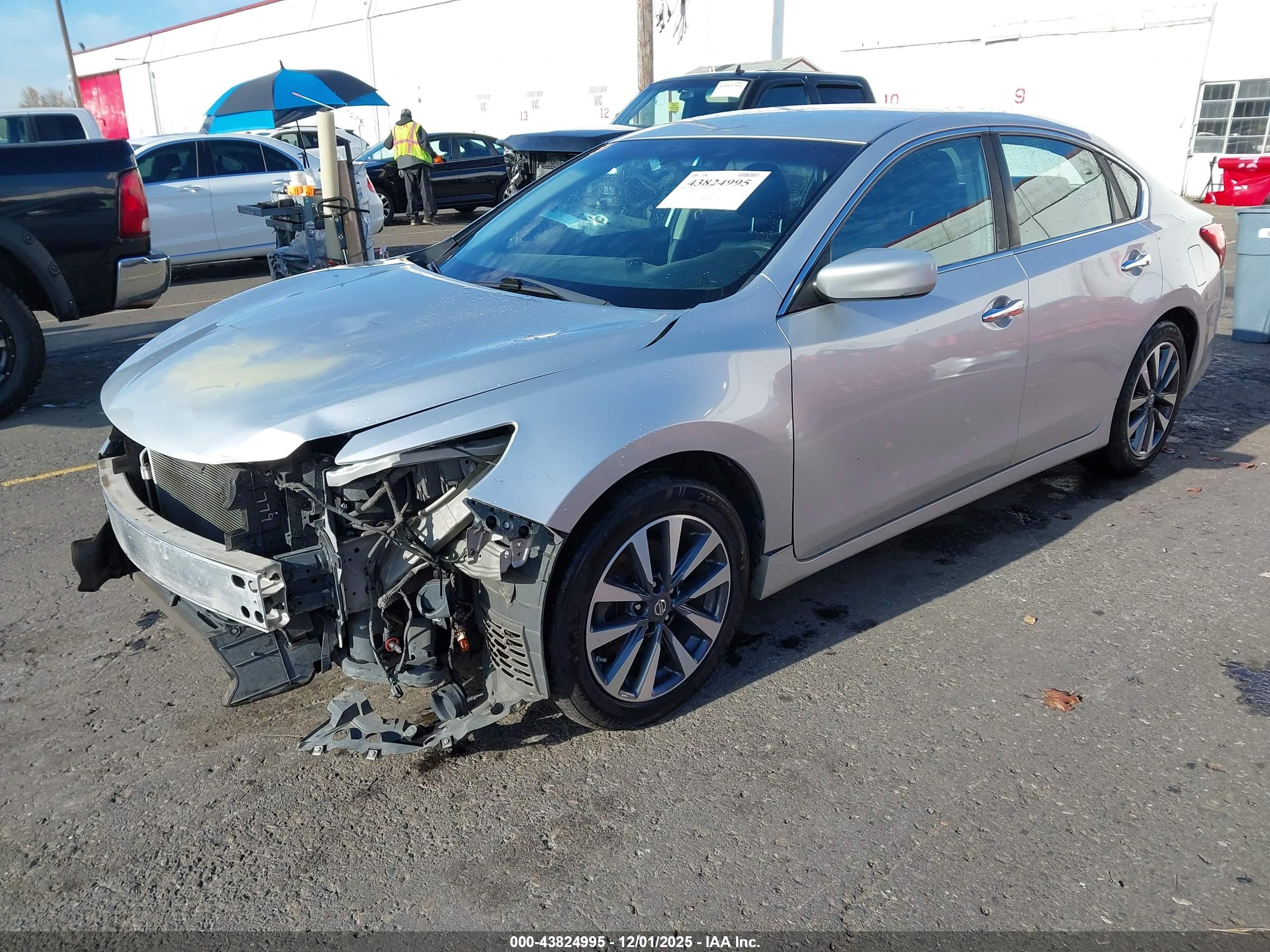 NISSAN ALTIMA image 2