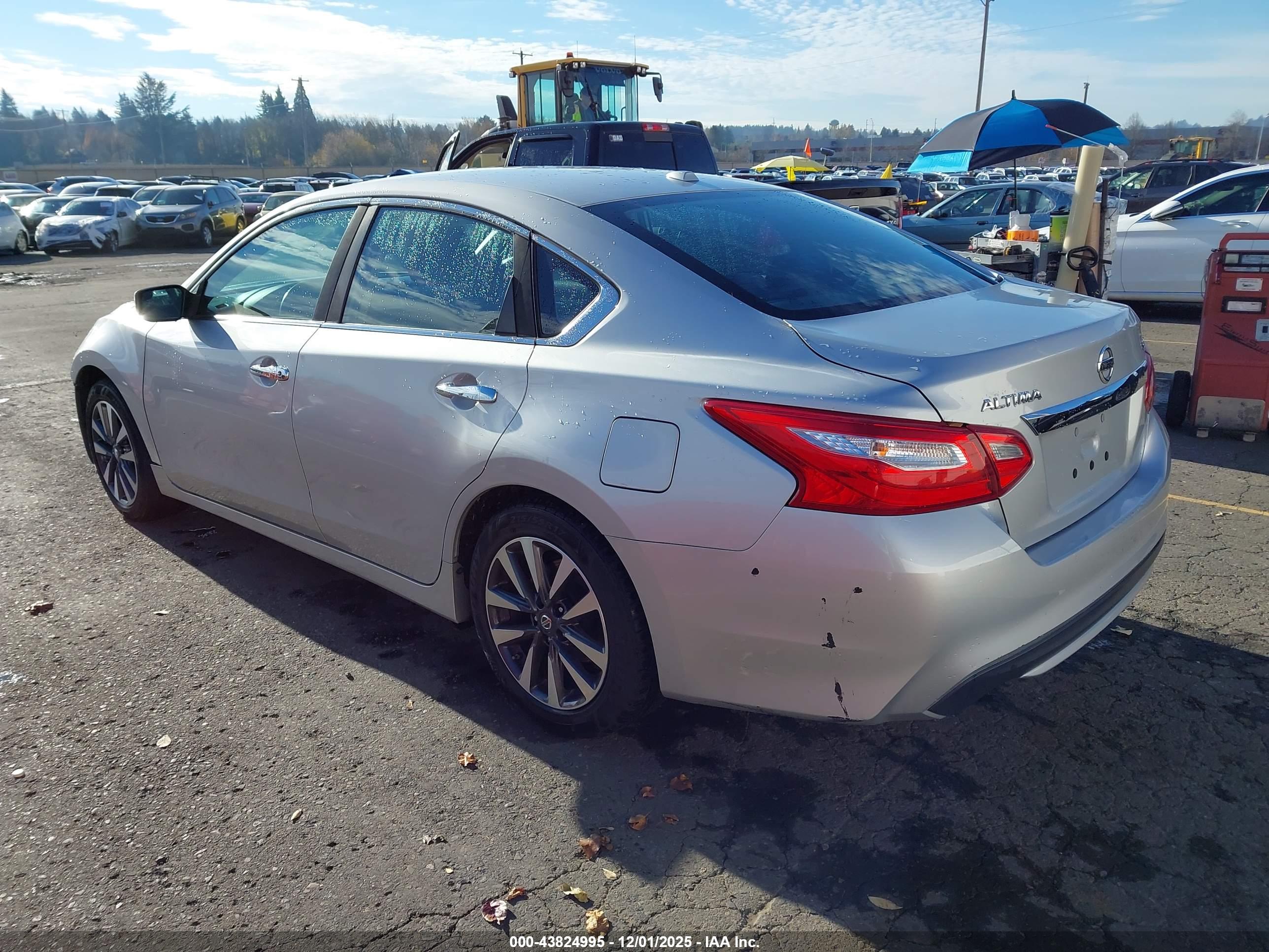 NISSAN ALTIMA image 3