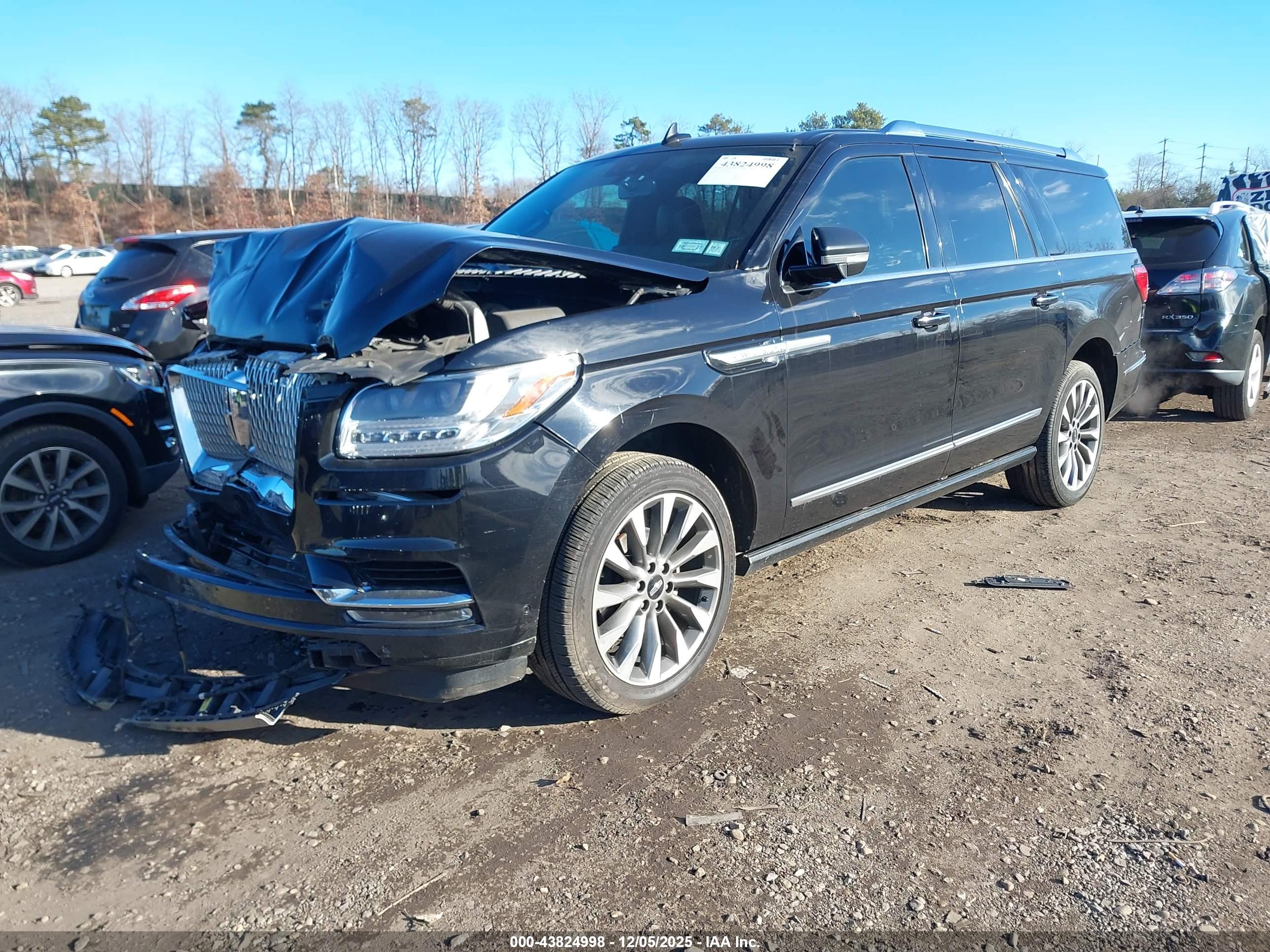 LINCOLN NAVIGATOR image 2