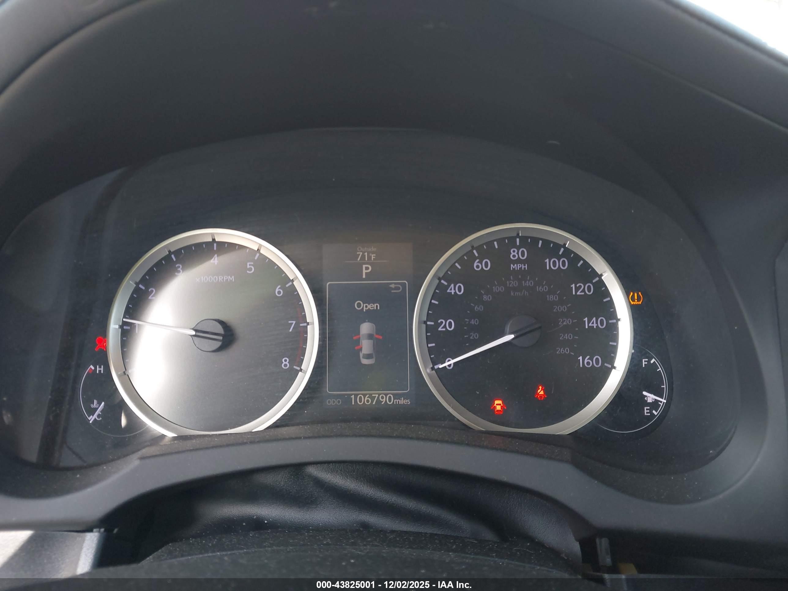 LEXUS IS image 7