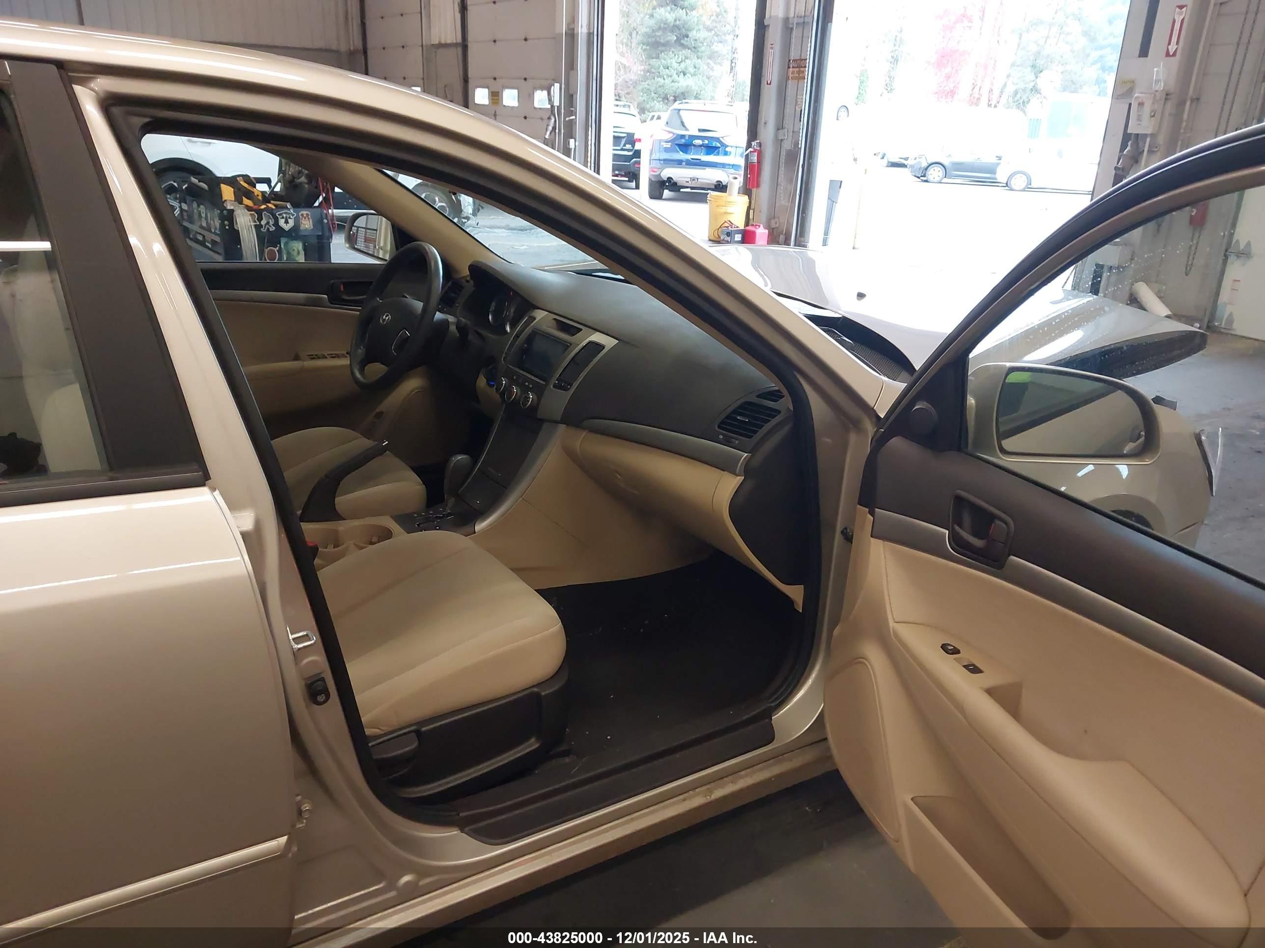 HYUNDAI SONATA image 5