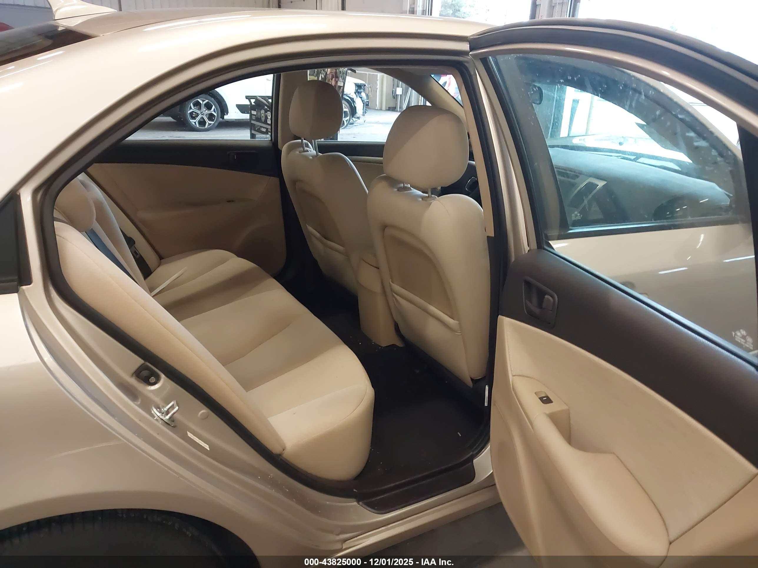 HYUNDAI SONATA image 8